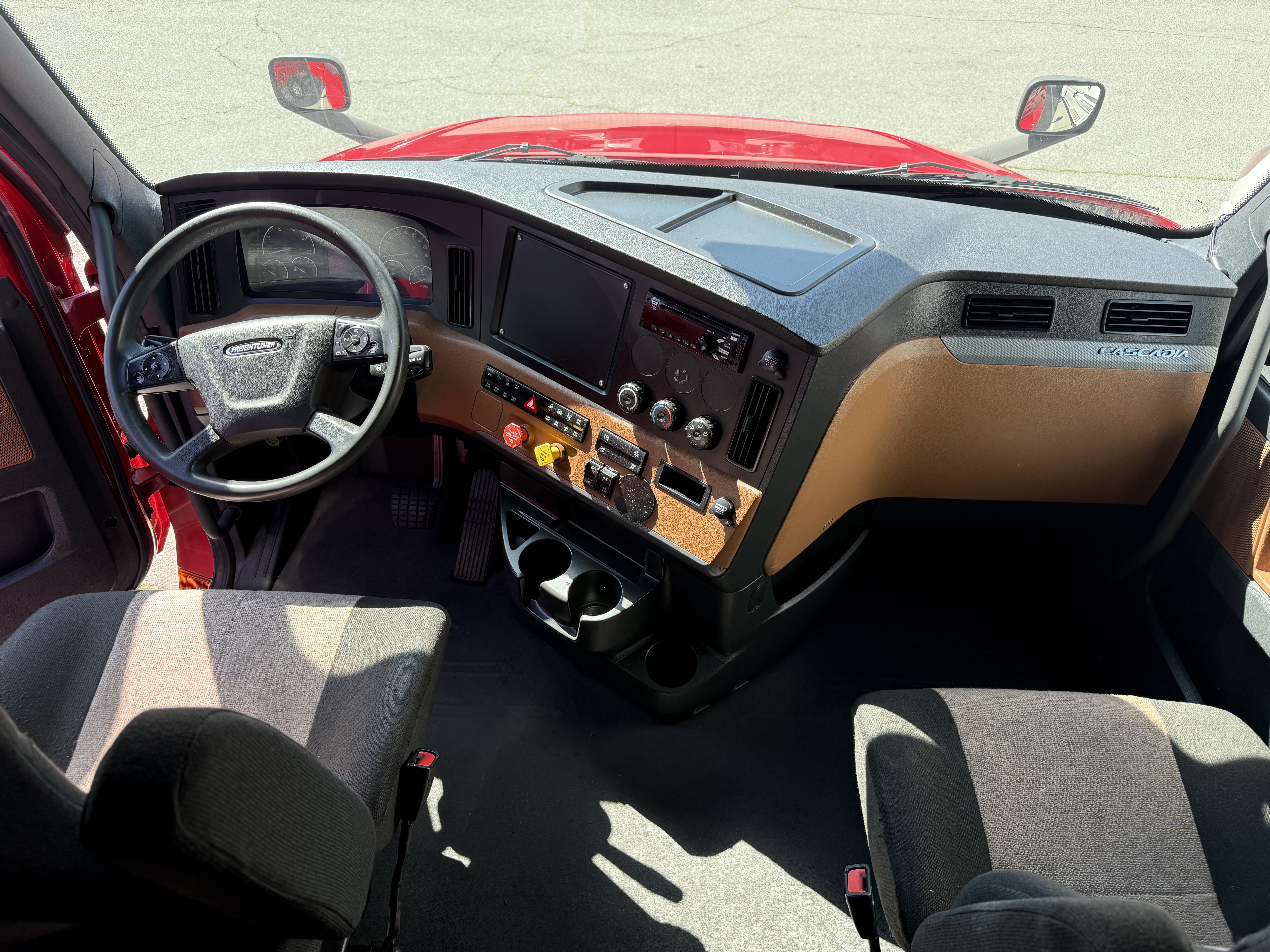 2020 FREIGHTLINER CASCADIA 126SLP - image 16