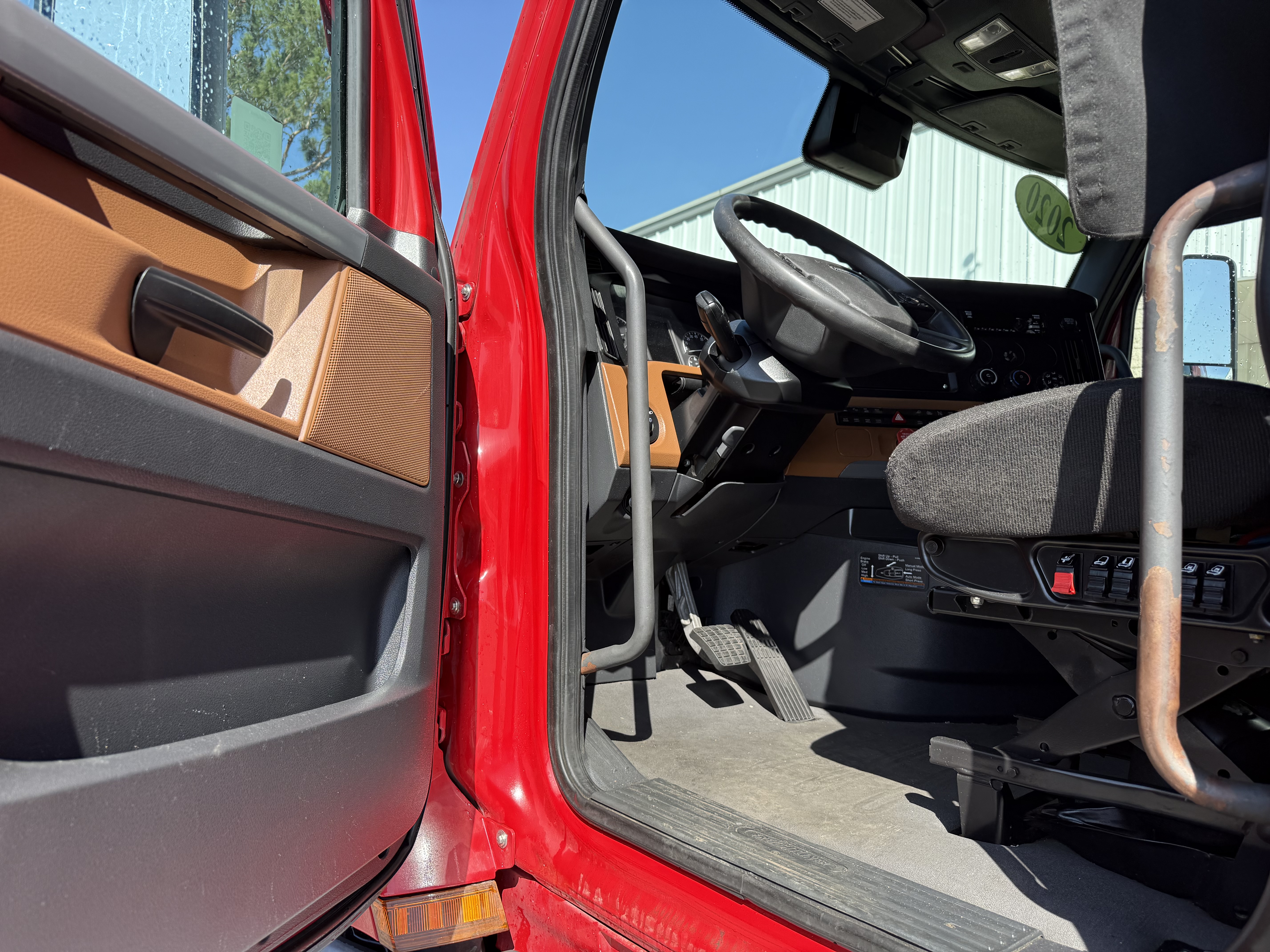 2020 FREIGHTLINER CASCADIA 126SLP - image 19