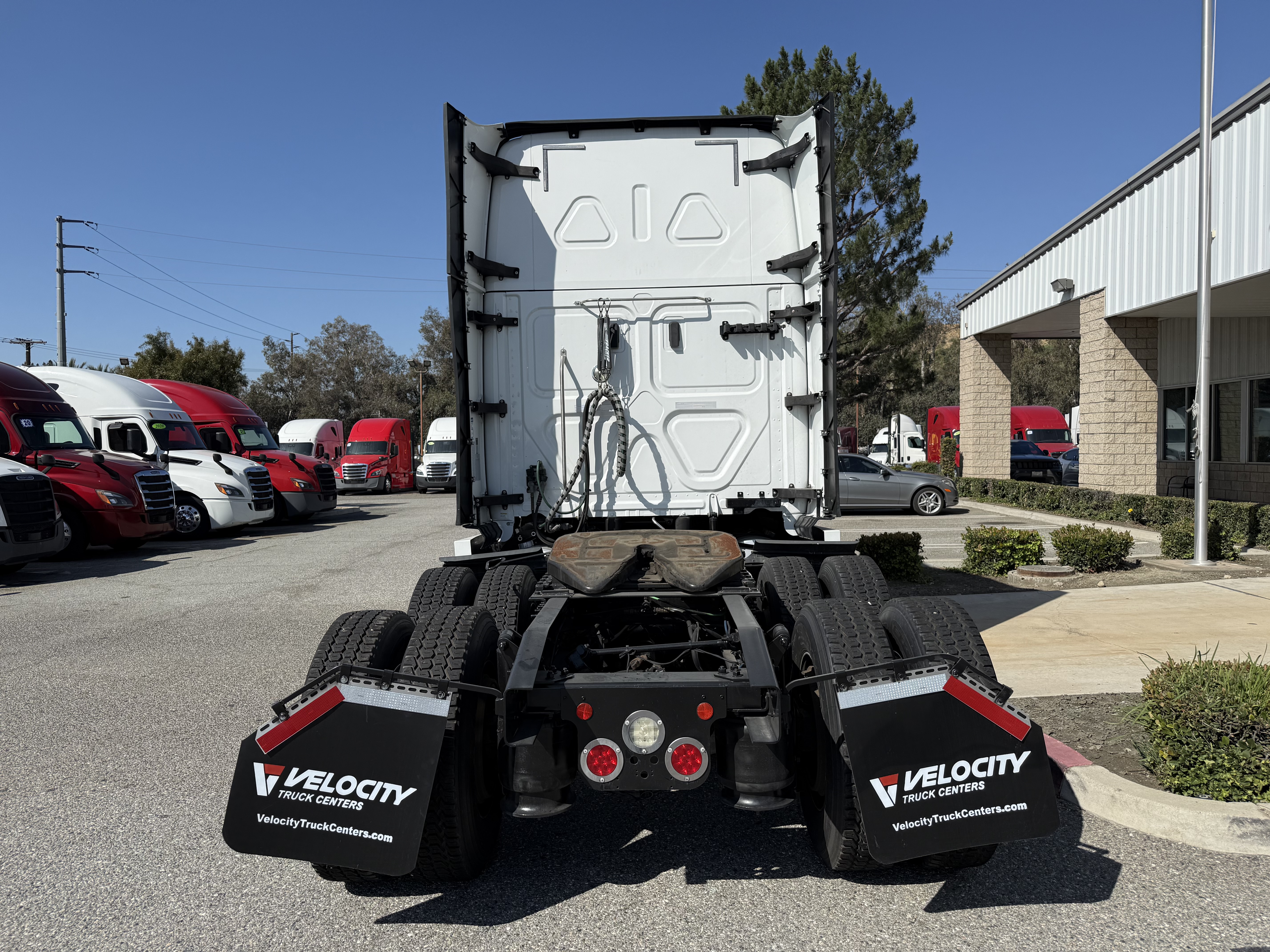 2021 FREIGHTLINER CASCADIA 126SLP - image 6
