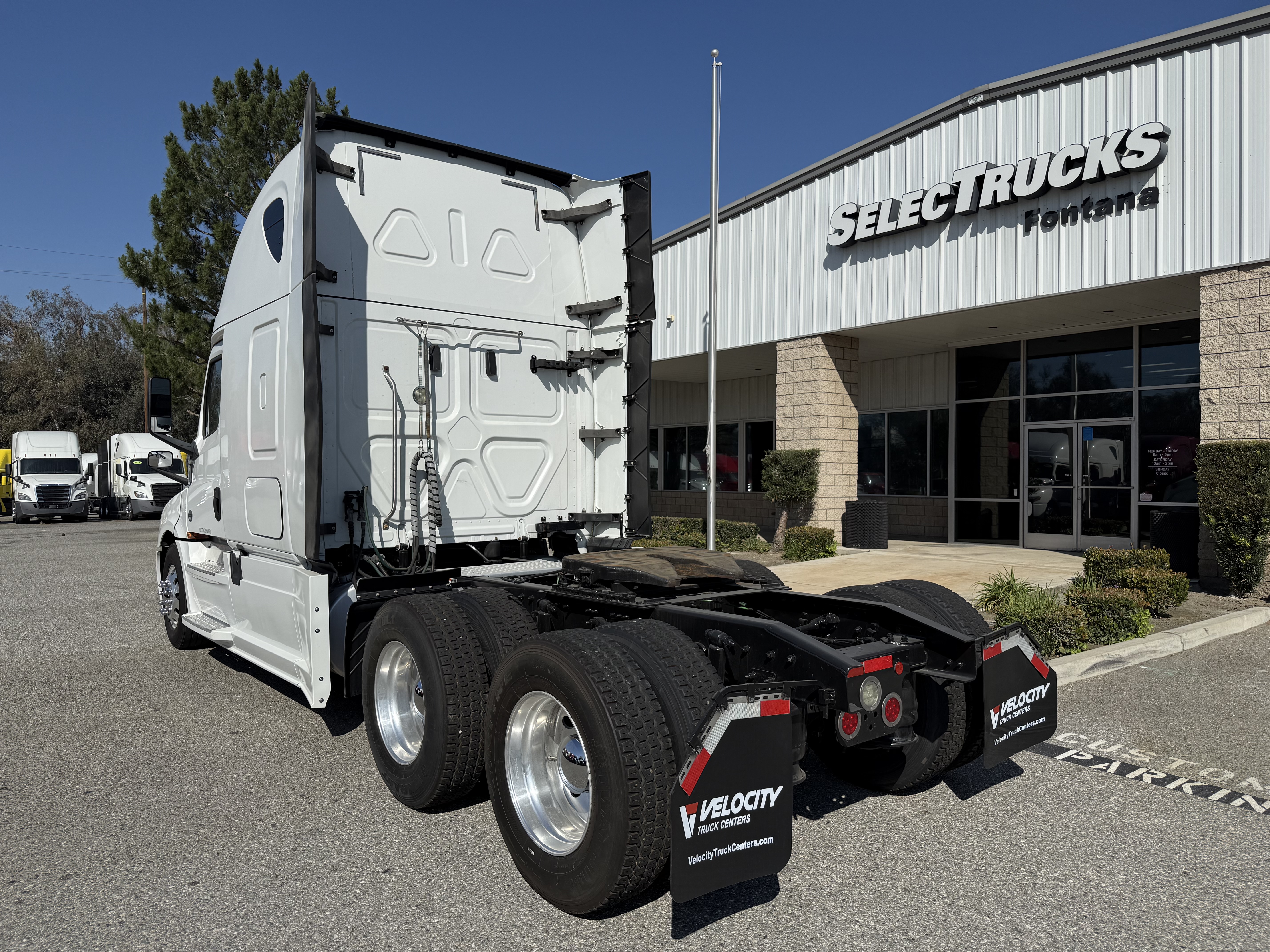 2019 FREIGHTLINER CASCADIA 126SLP - image 5
