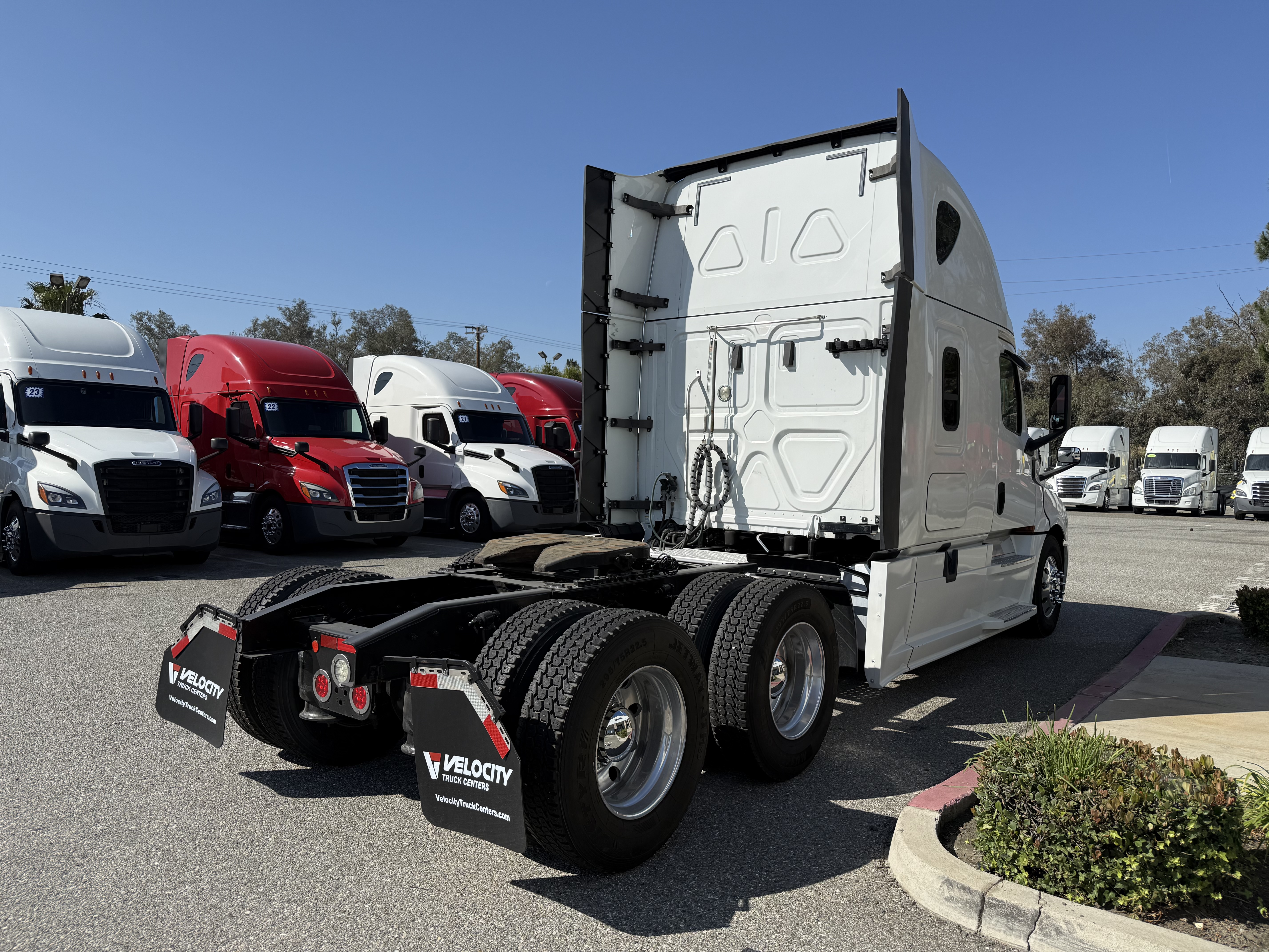 2019 FREIGHTLINER CASCADIA 126SLP - image 7