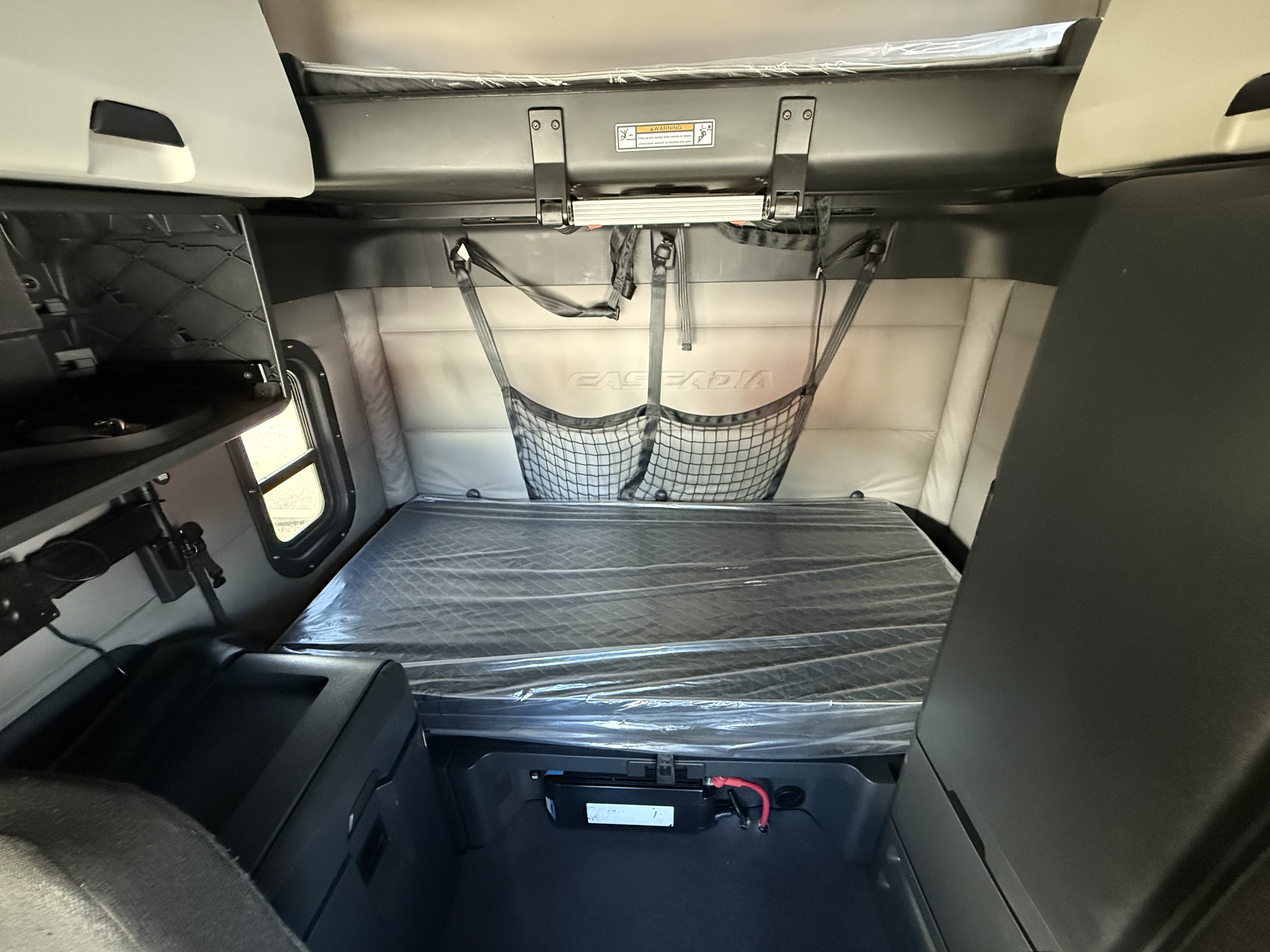 2019 FREIGHTLINER CASCADIA 126SLP - image 19