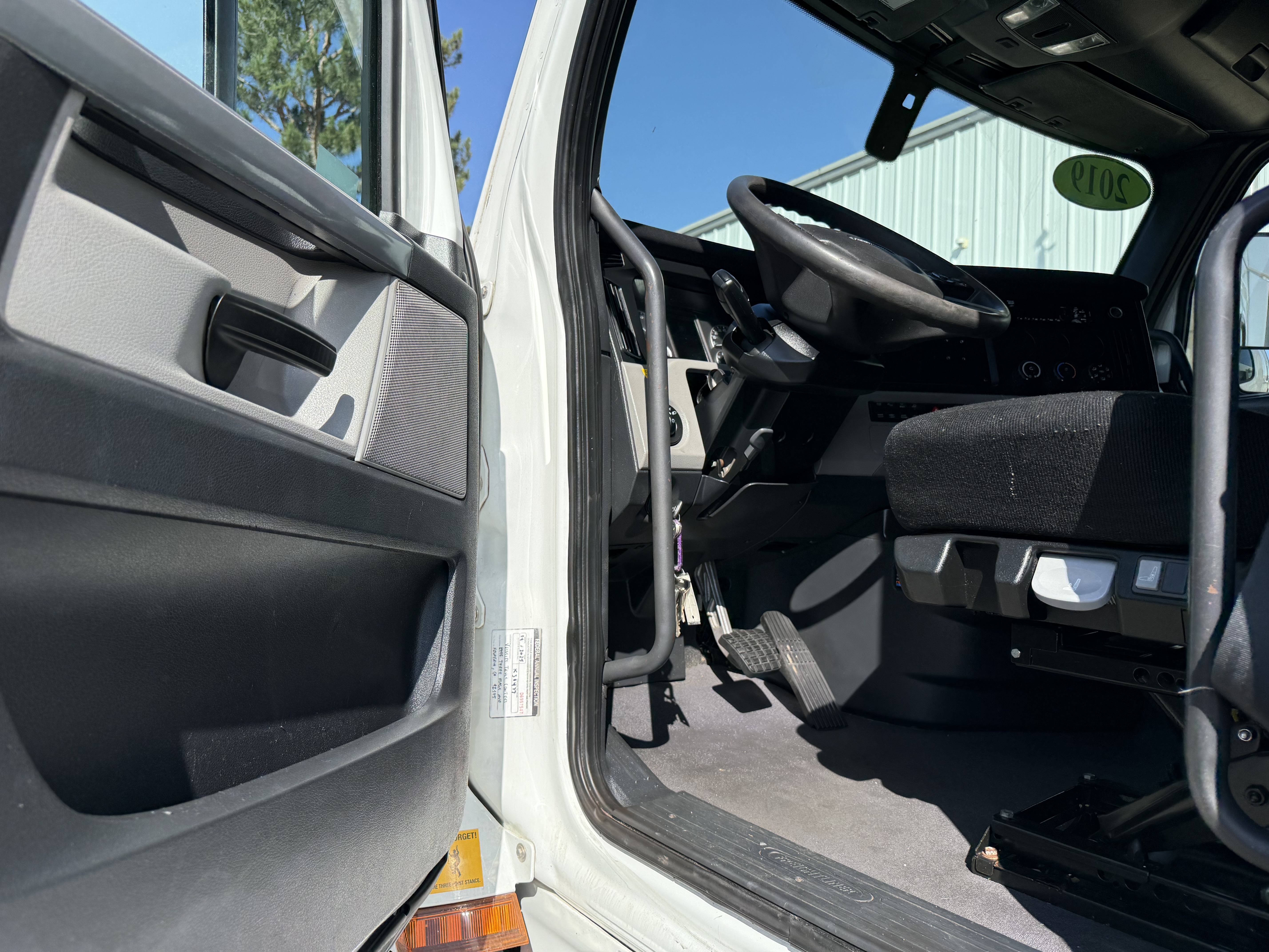 2019 FREIGHTLINER CASCADIA 126SLP - image 20