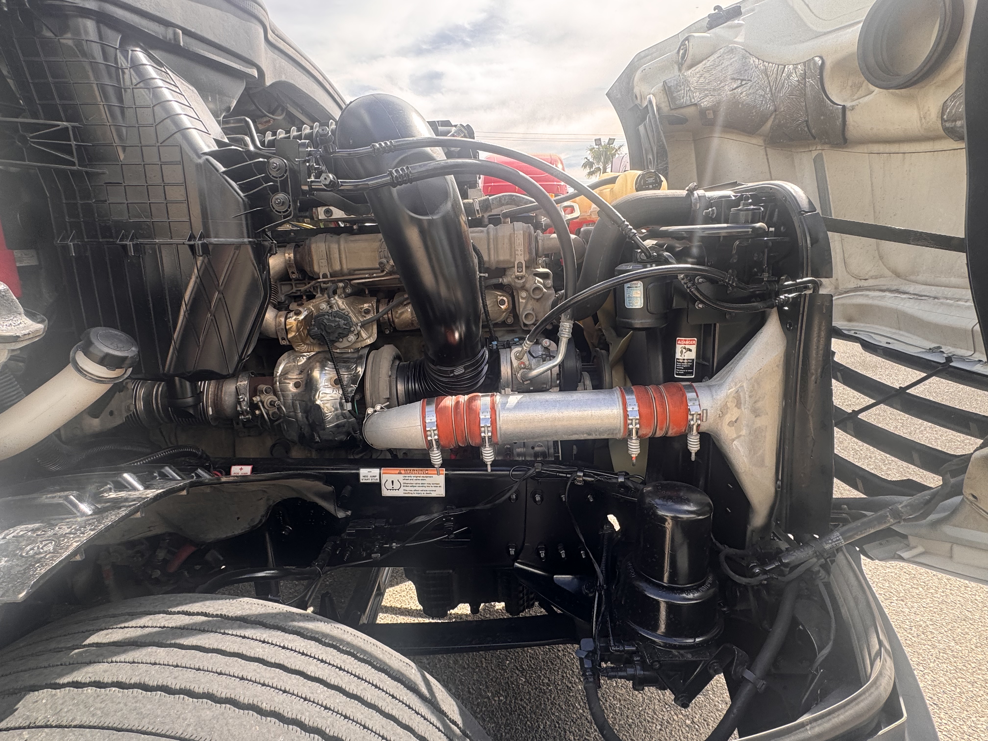 2022 FREIGHTLINER CASCADIA 126DC - image 9