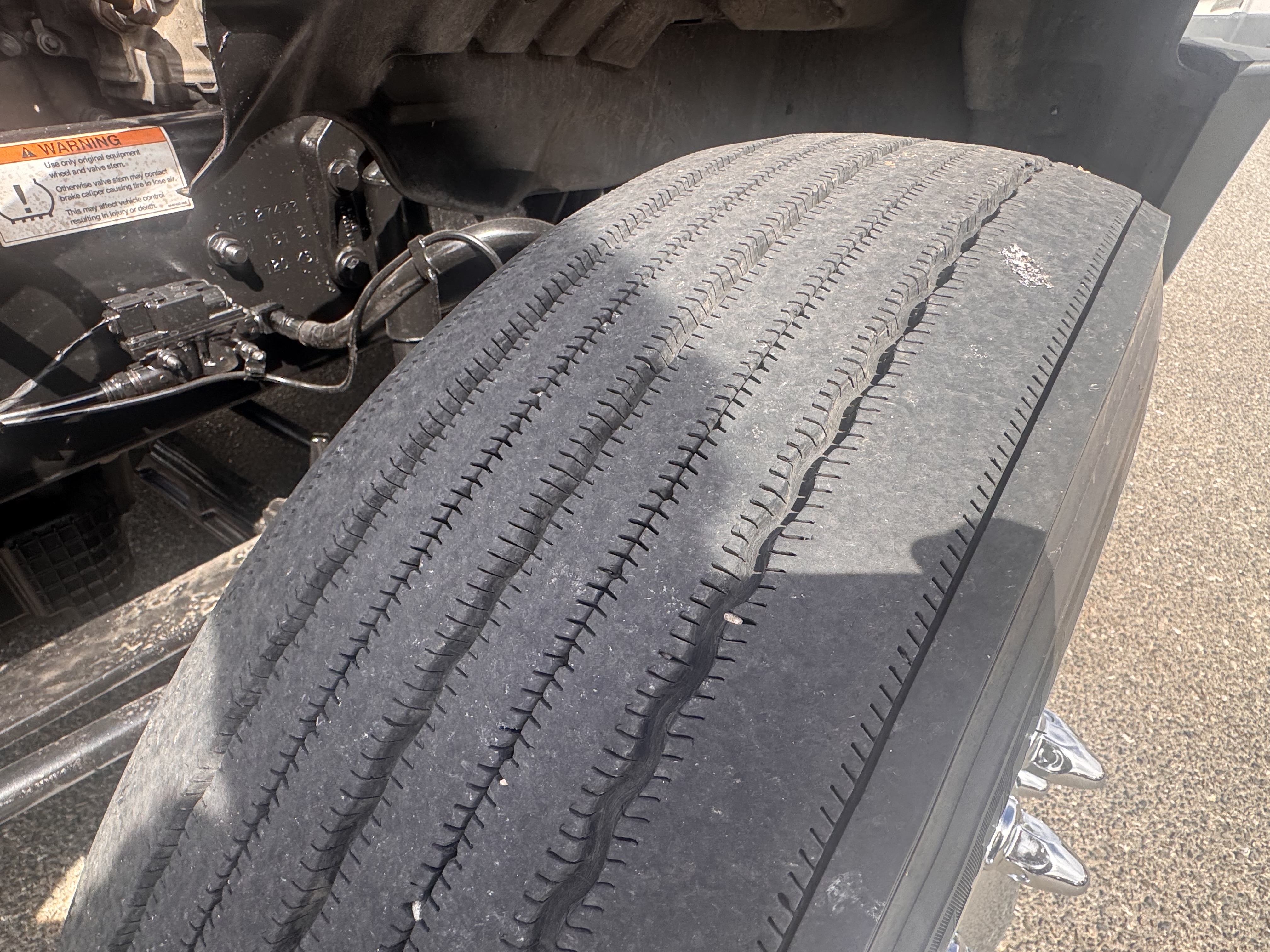 2022 FREIGHTLINER CASCADIA 126DC - image 12