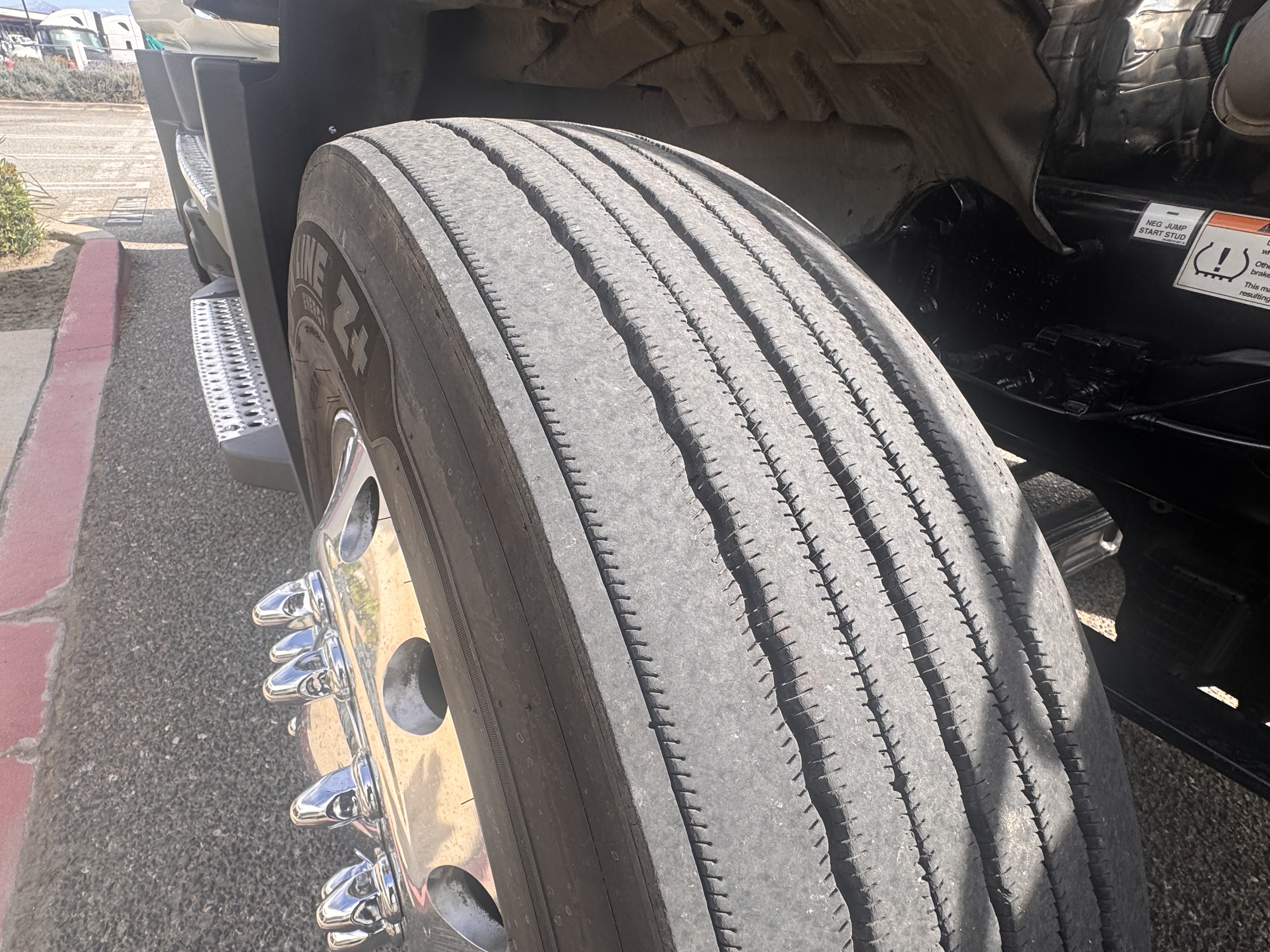 2022 FREIGHTLINER CASCADIA 126DC - image 14