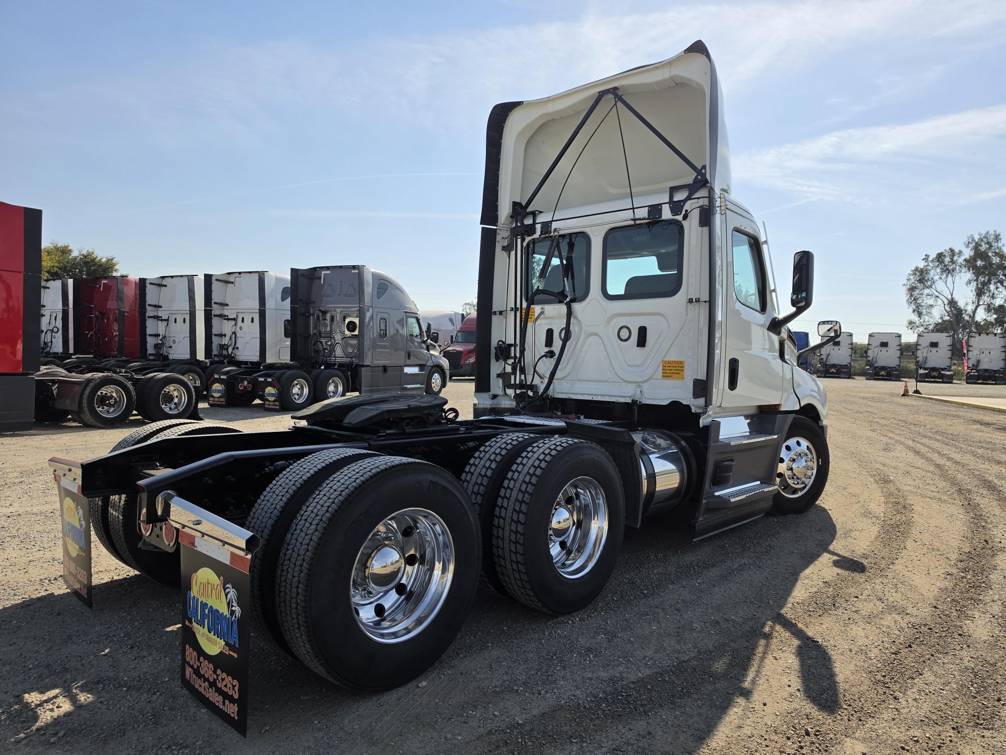 2022 FREIGHTLINER CASCADIA 126DC - image 6
