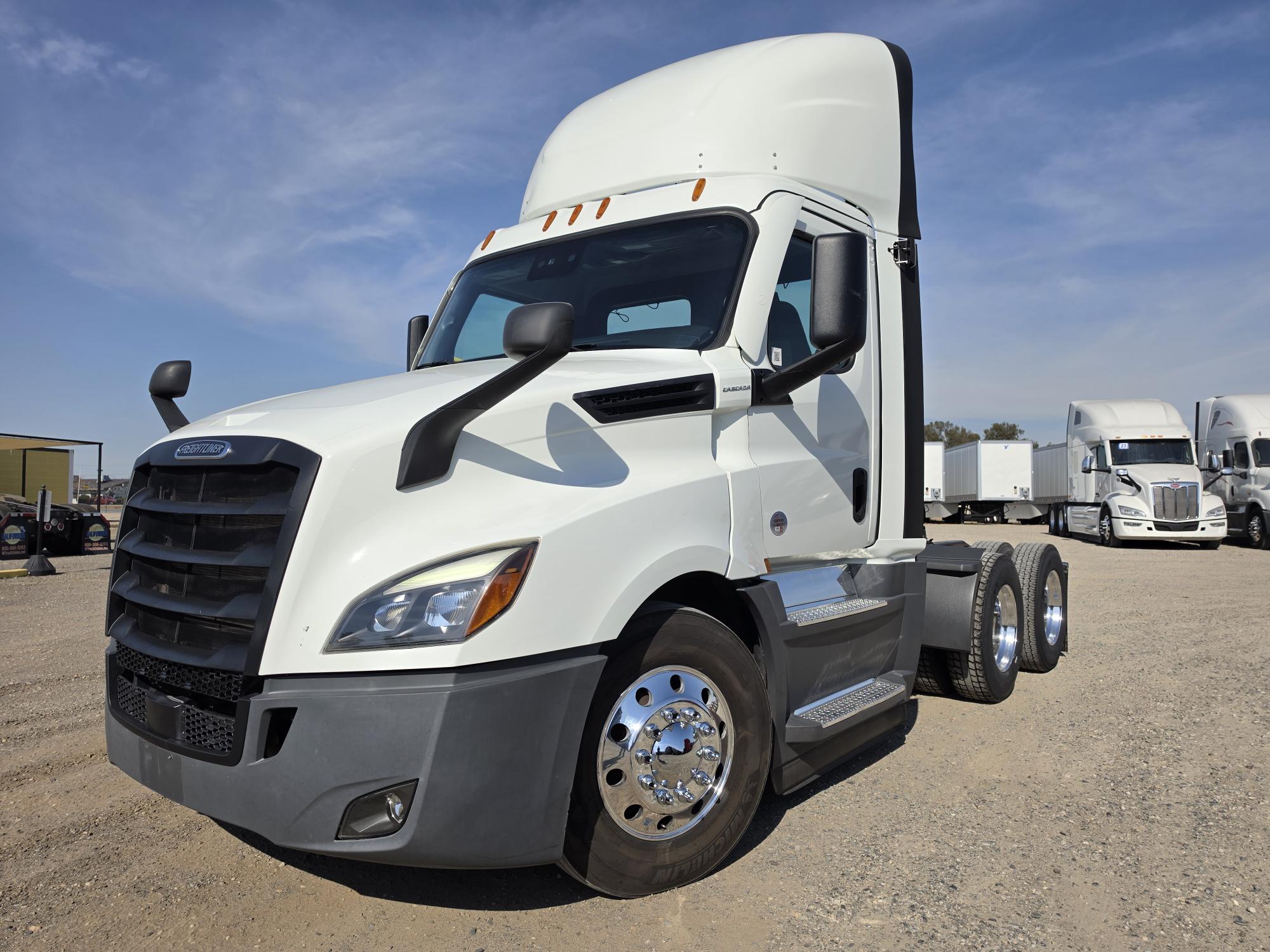 2022 FREIGHTLINER CASCADIA 126DC - image 1