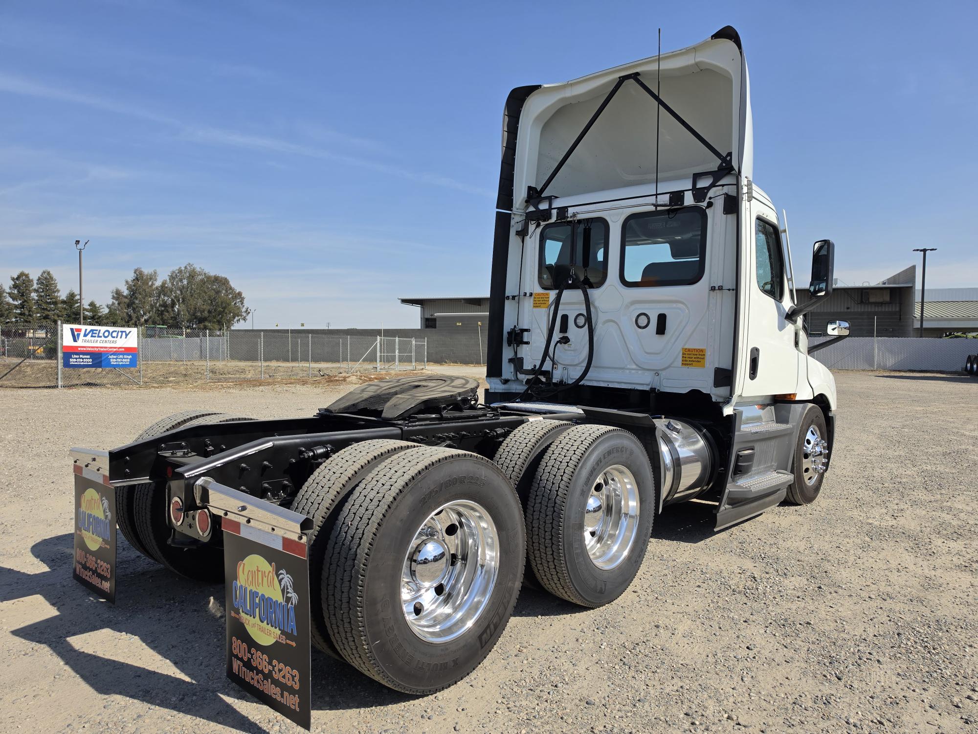 2022 FREIGHTLINER CASCADIA 126DC - image 6