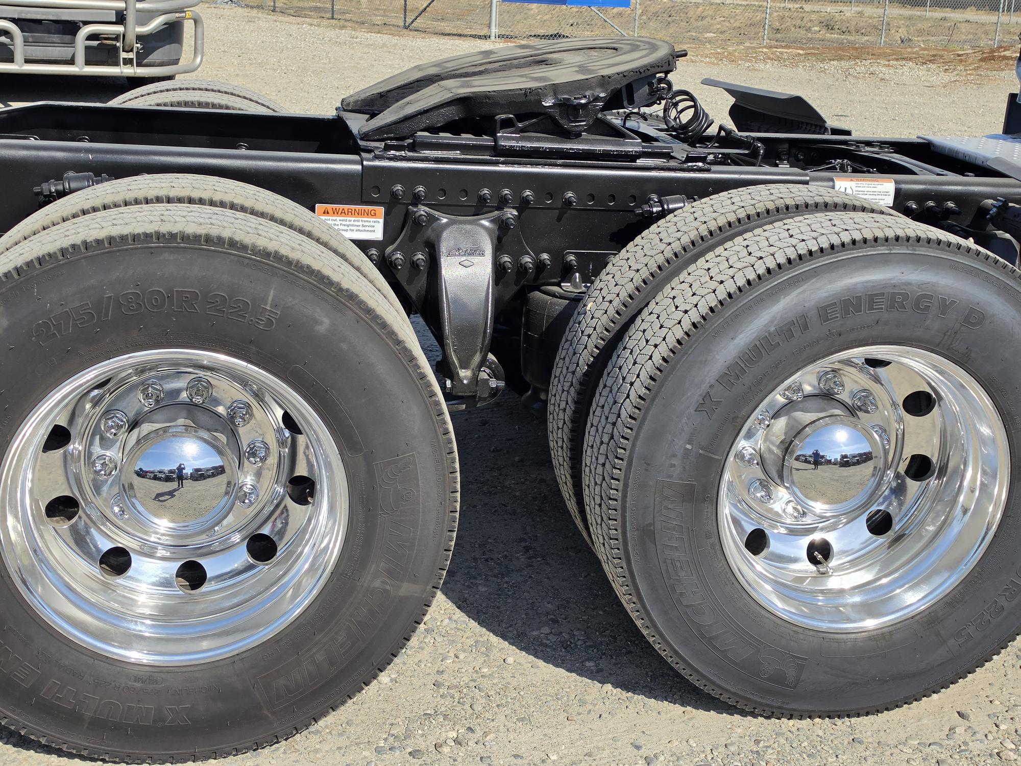 2022 FREIGHTLINER CASCADIA 126DC - image 13