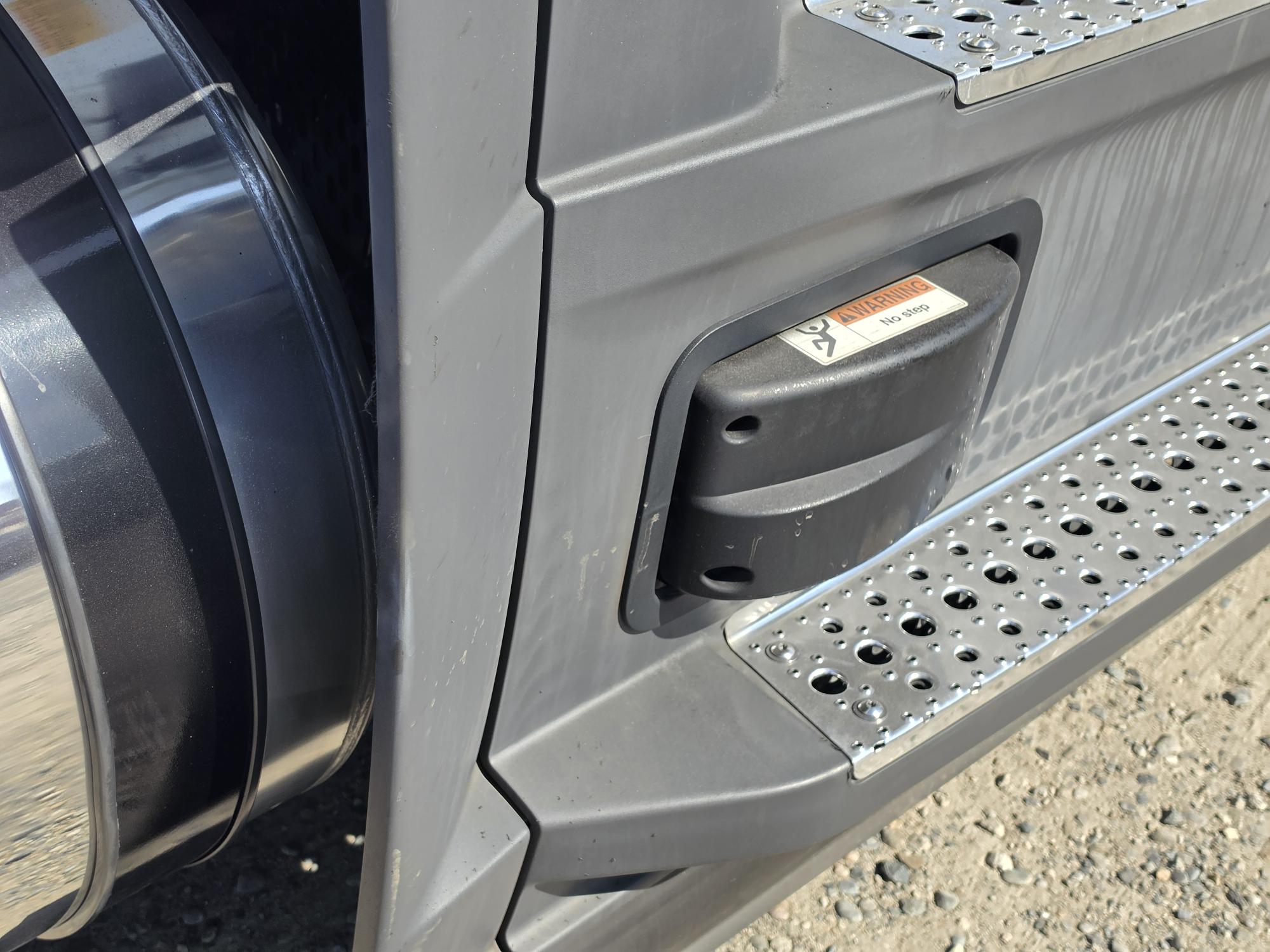 2022 FREIGHTLINER CASCADIA 126DC - image 23