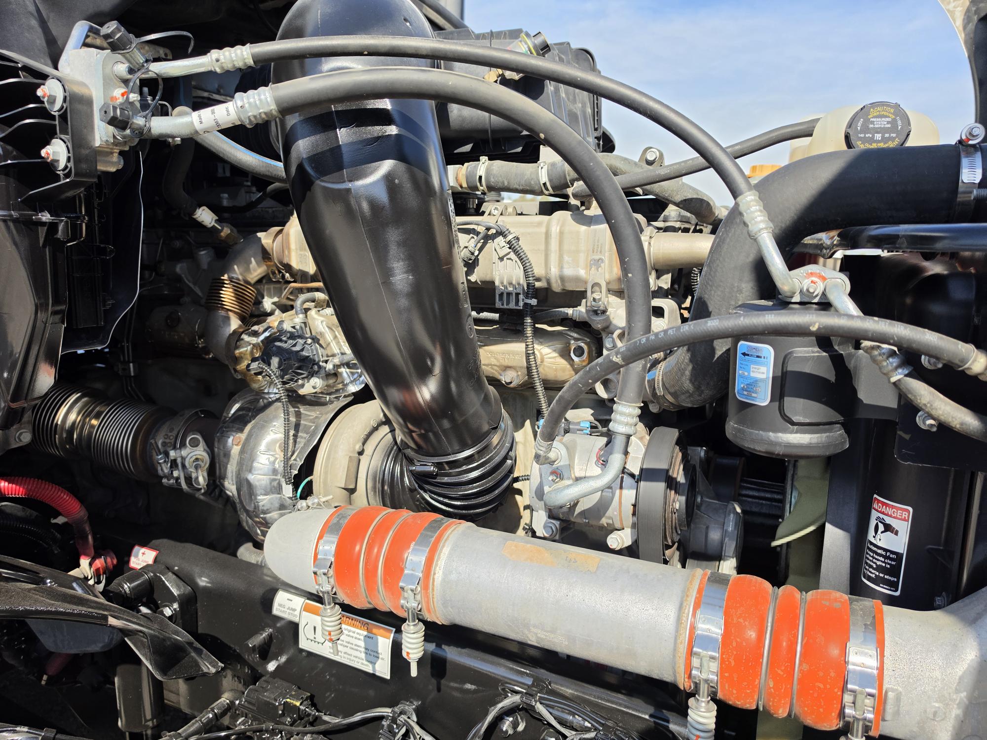 2022 FREIGHTLINER CASCADIA 126DC - image 9