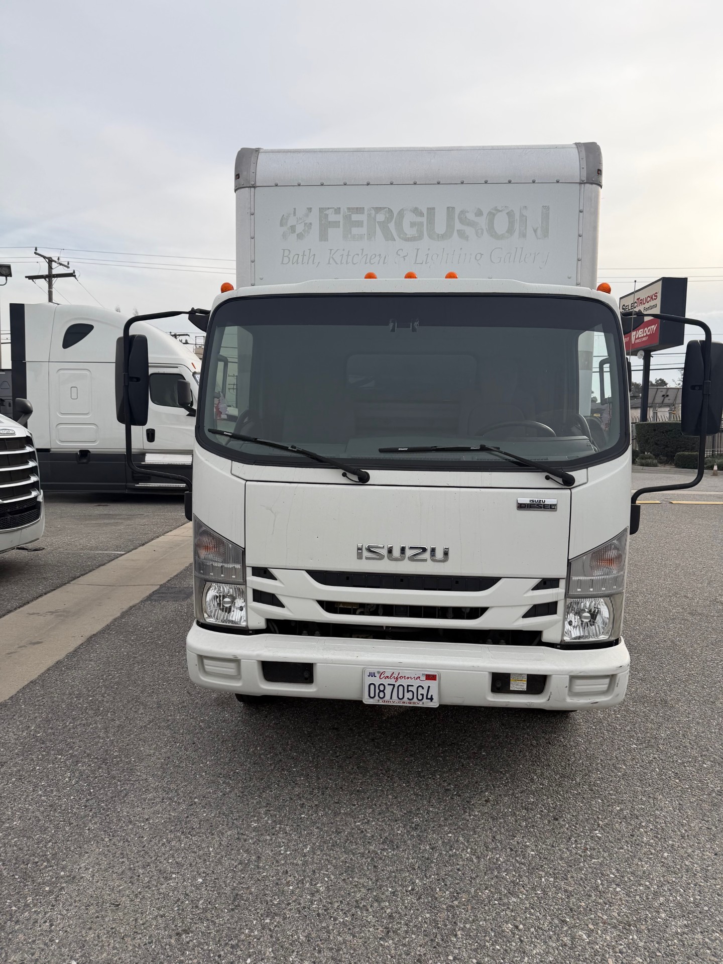 2019 ISUZU NPR - image 3