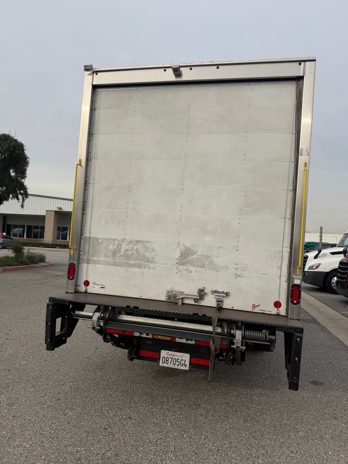 2019 ISUZU NPR - image 5