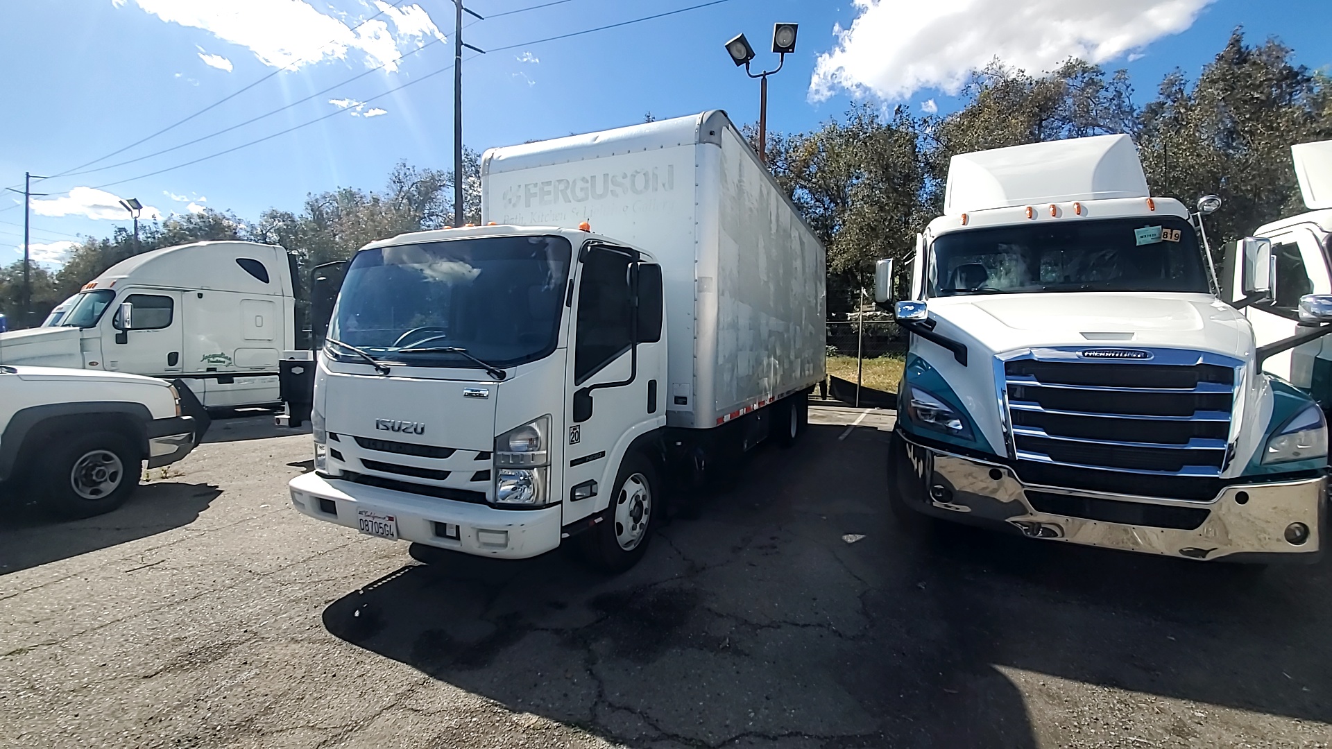 2019 ISUZU NPR - image 1