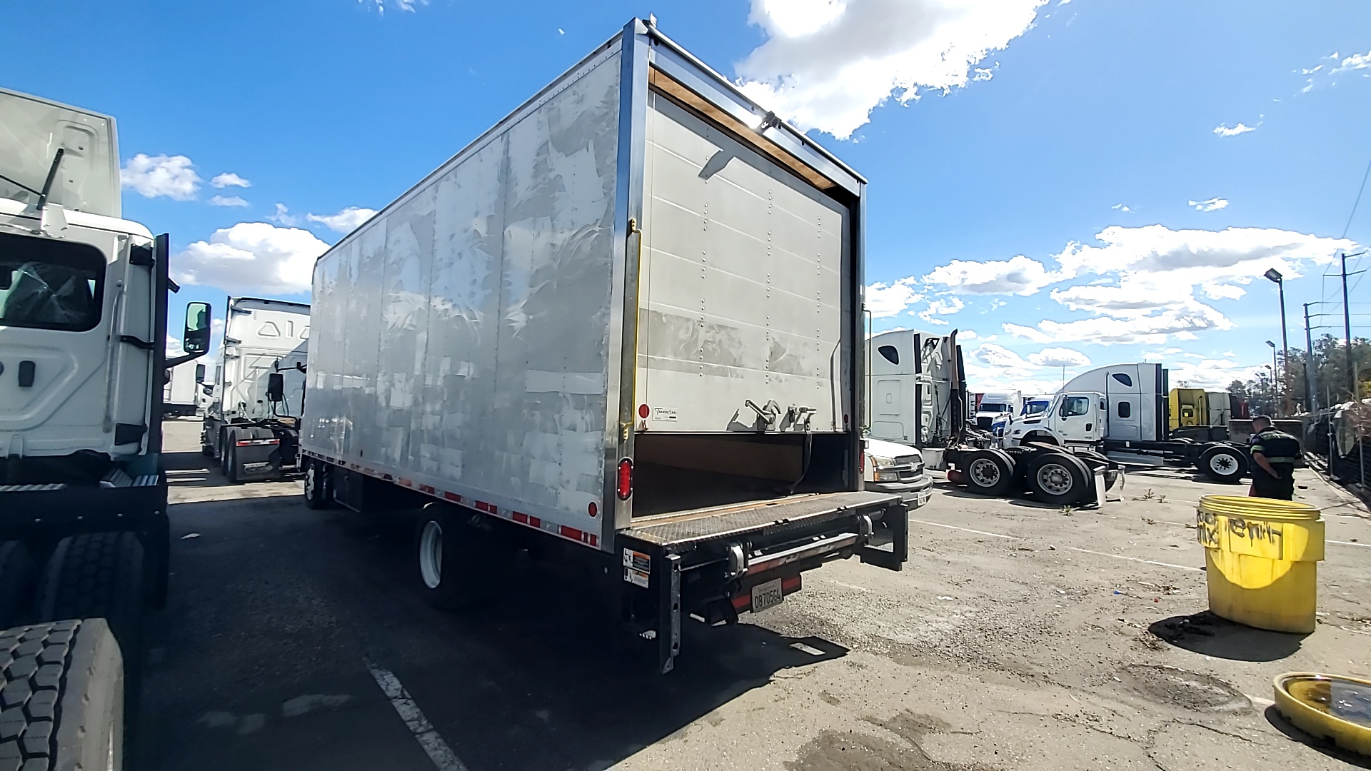 2019 ISUZU NPR - image 8