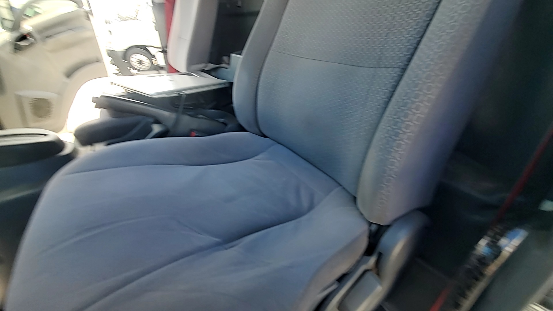 2019 ISUZU NPR - image 12