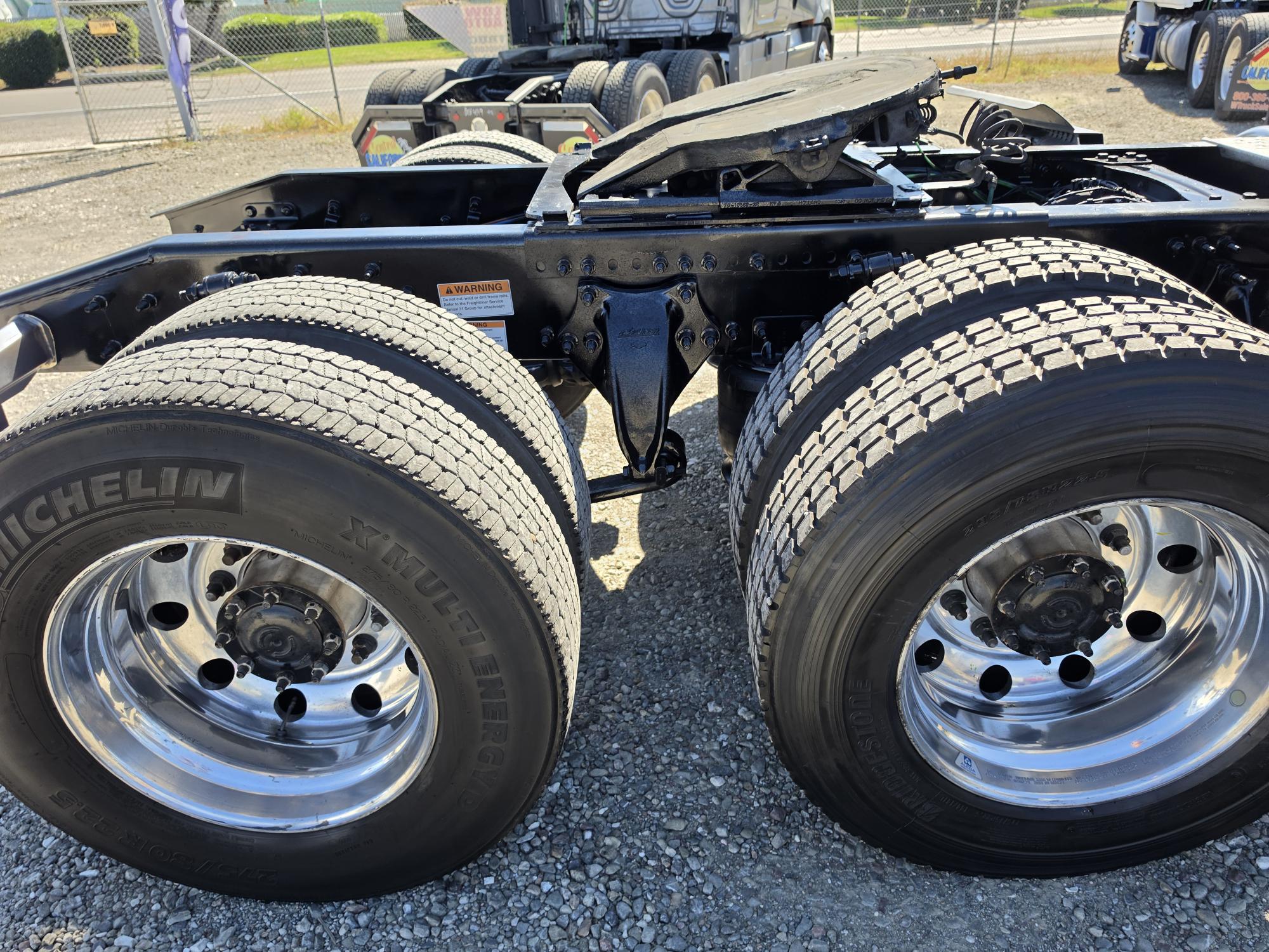 2022 FREIGHTLINER CASCADIA 126DC - image 13