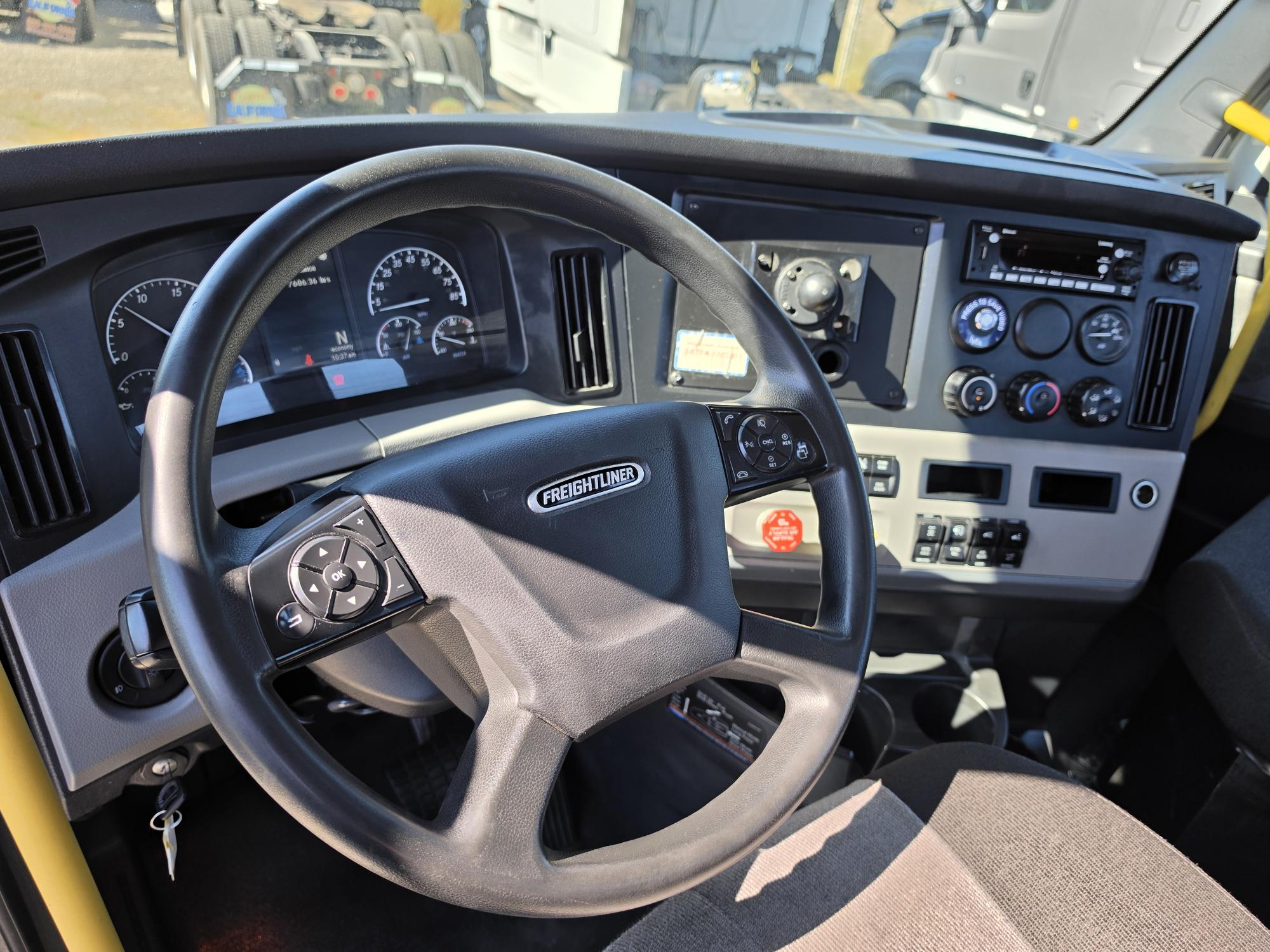 2022 FREIGHTLINER CASCADIA 126DC - image 17