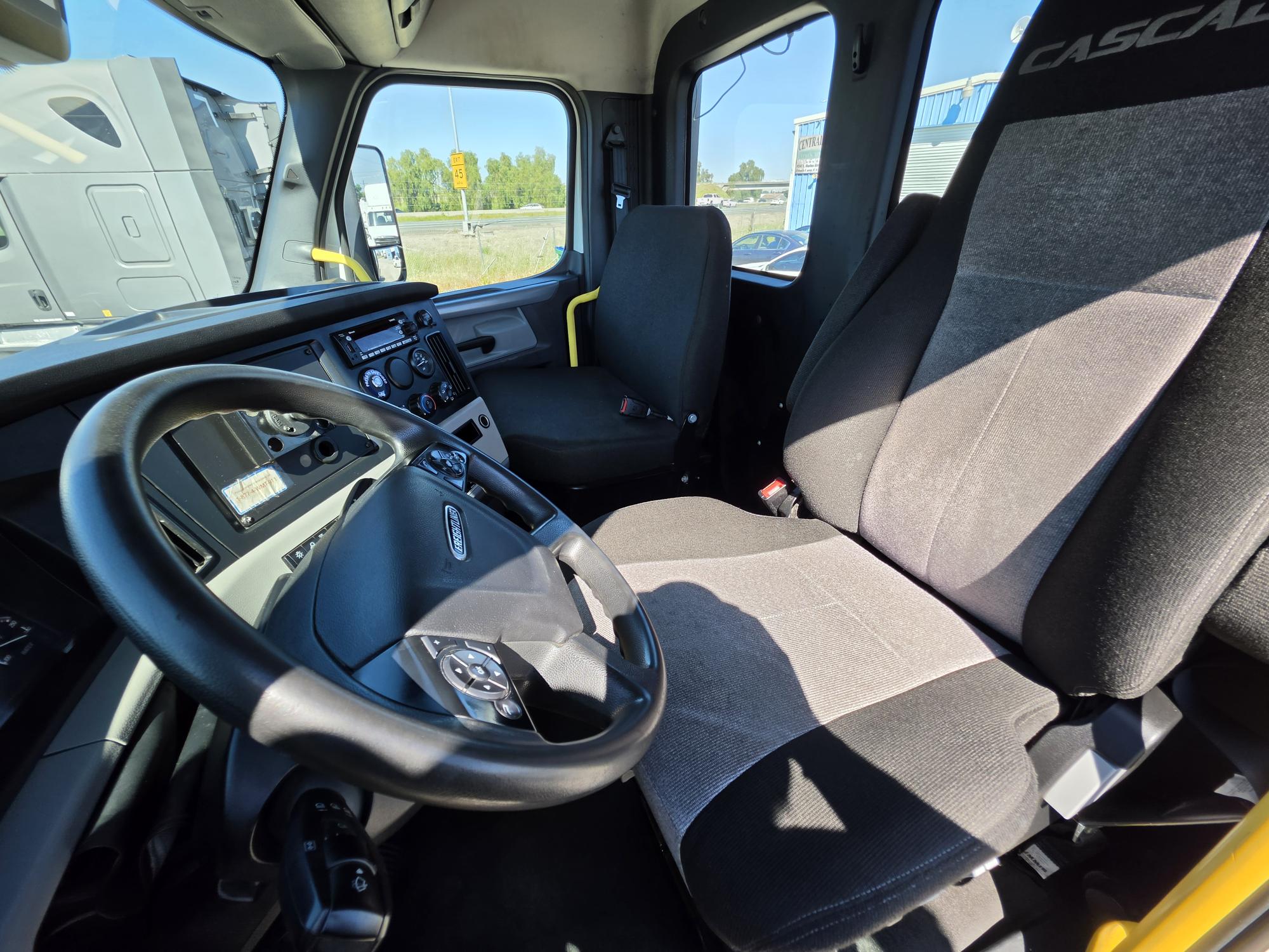 2022 FREIGHTLINER CASCADIA 126DC - image 18
