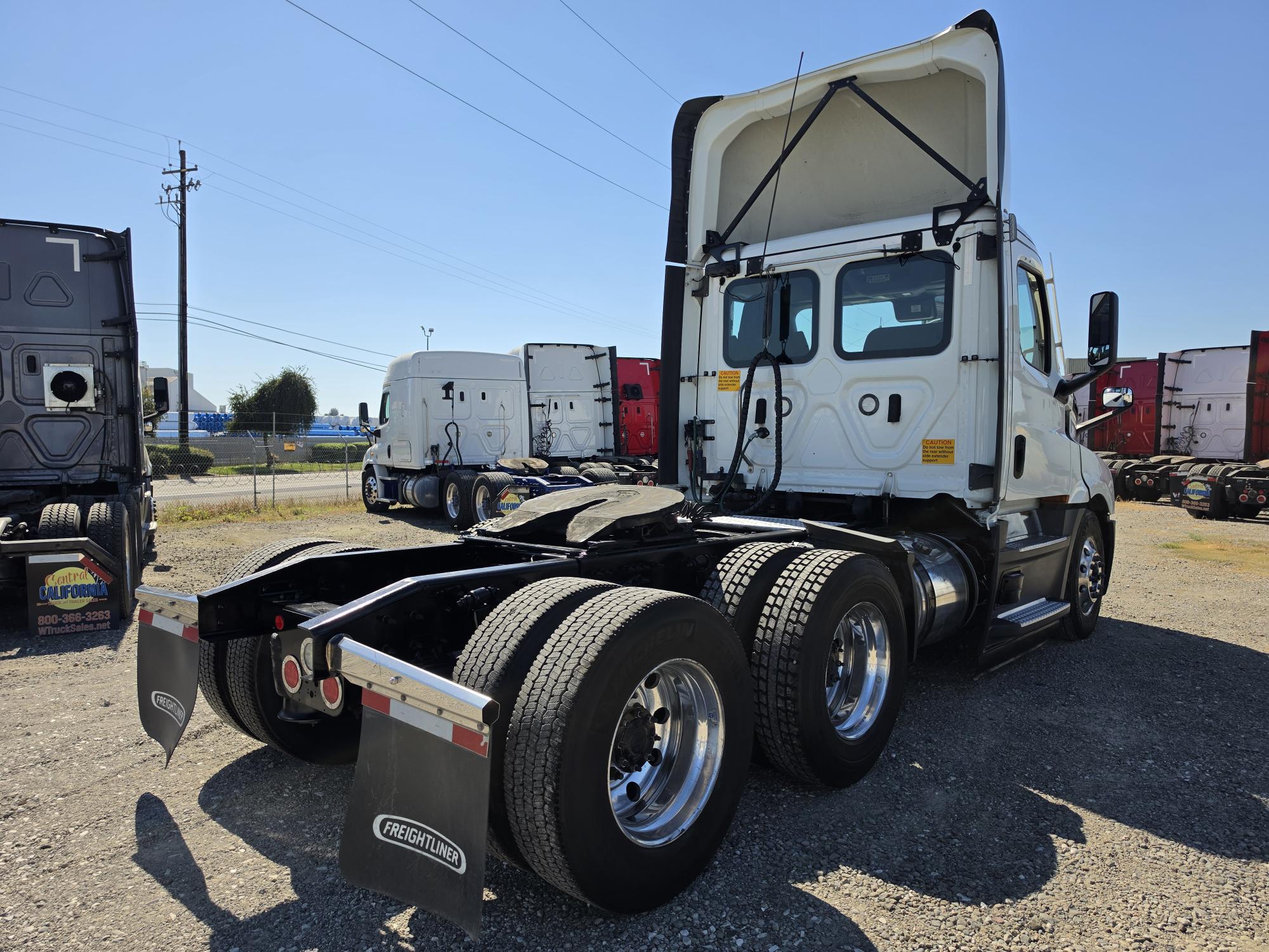2022 FREIGHTLINER CASCADIA 126DC - image 6