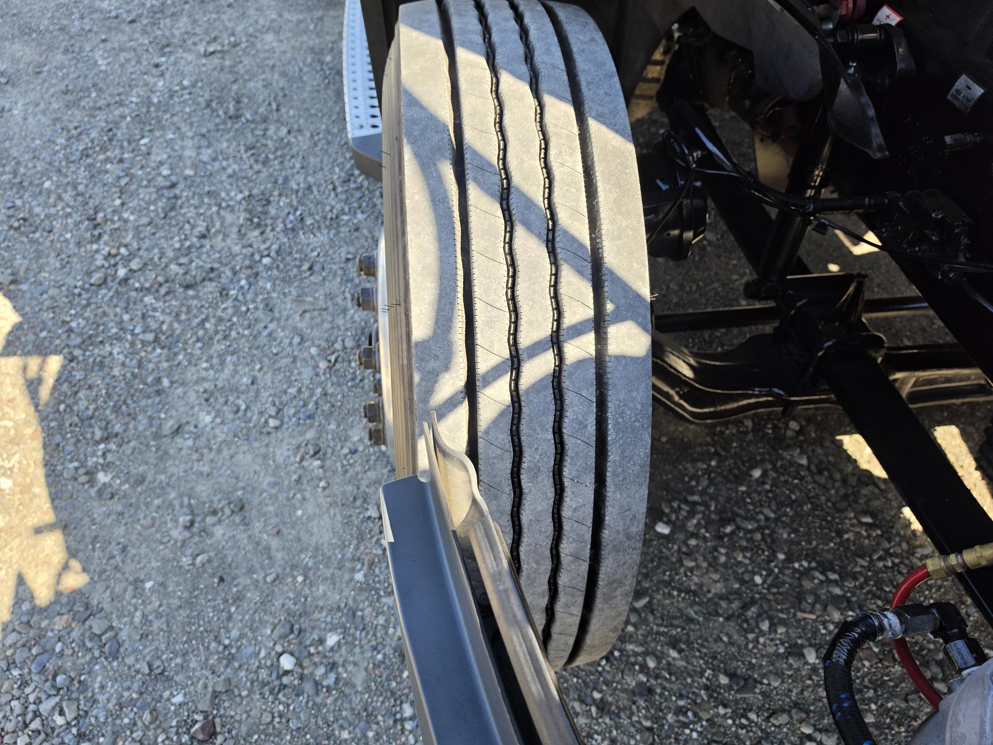 2022 FREIGHTLINER CASCADIA 126DC - image 11