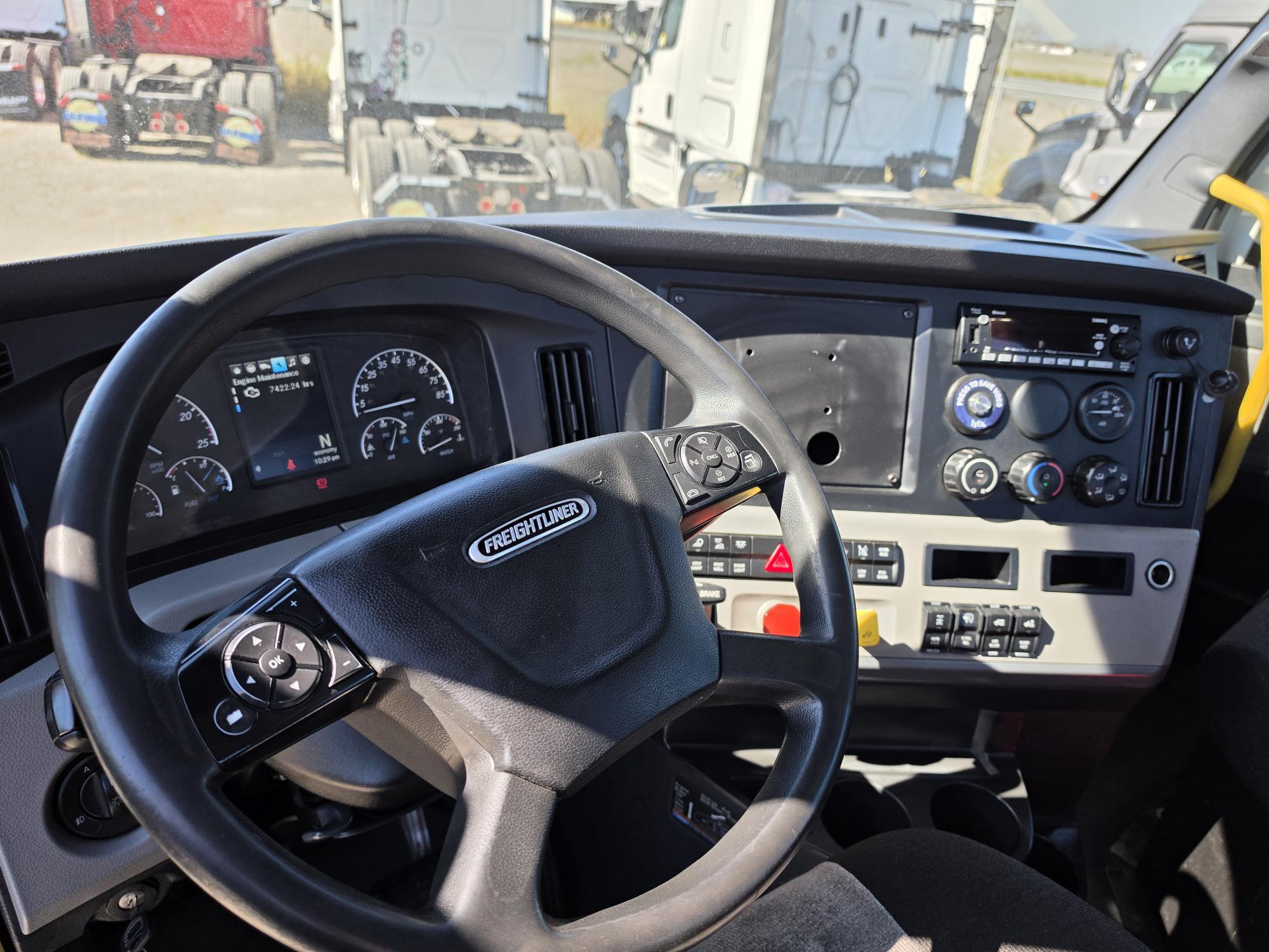 2022 FREIGHTLINER CASCADIA 126DC - image 17