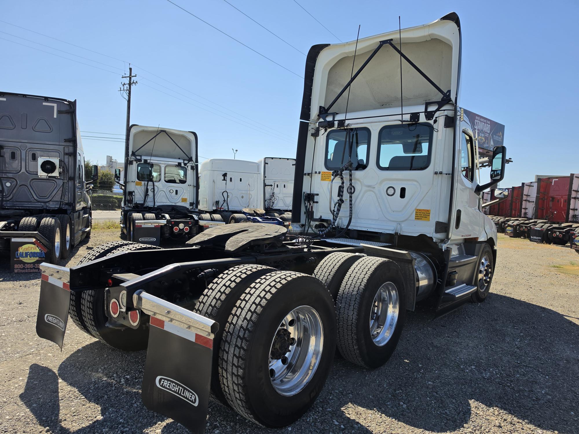 2022 FREIGHTLINER CASCADIA 126DC - image 6