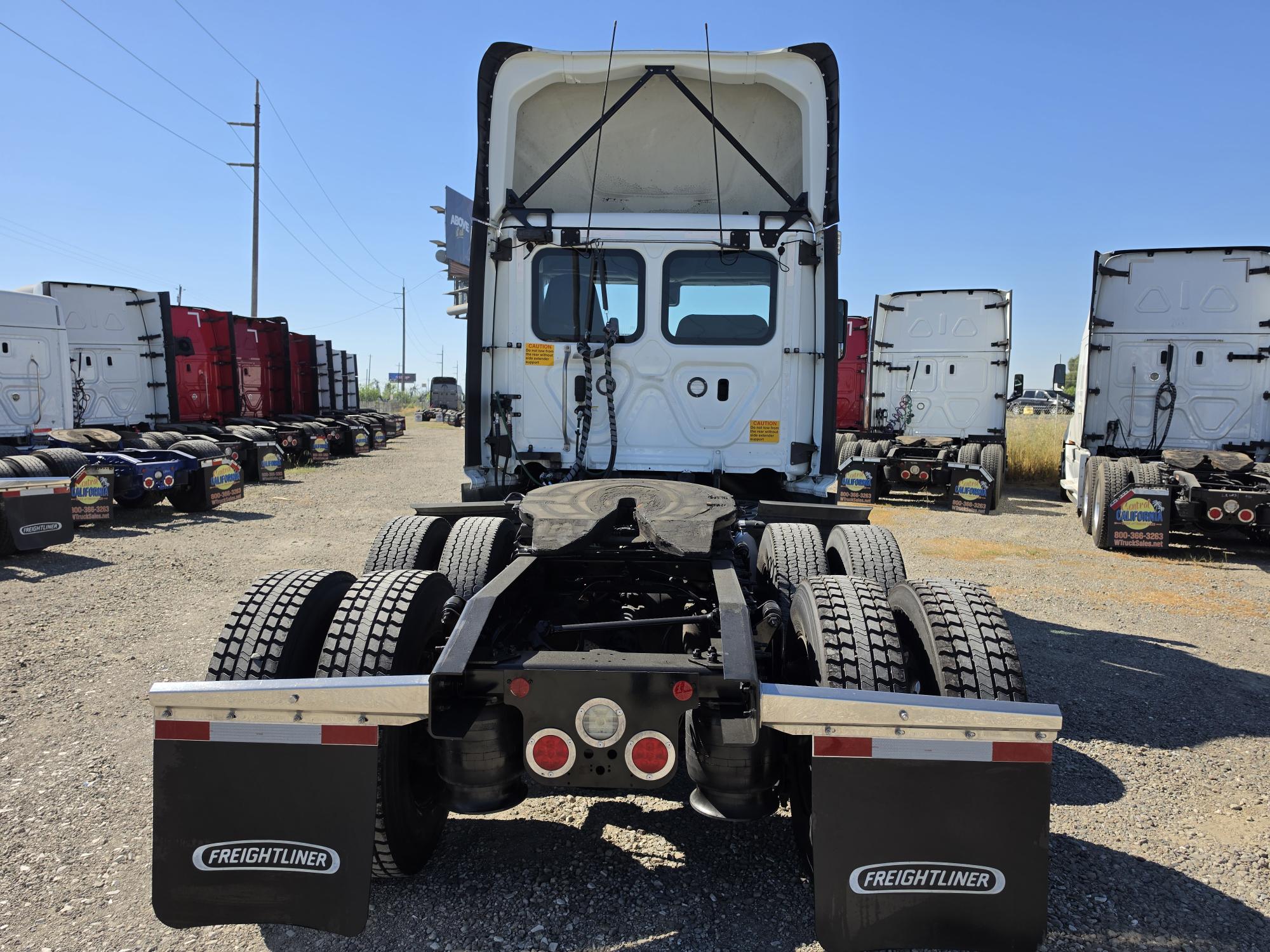 2022 FREIGHTLINER CASCADIA 126DC - image 5