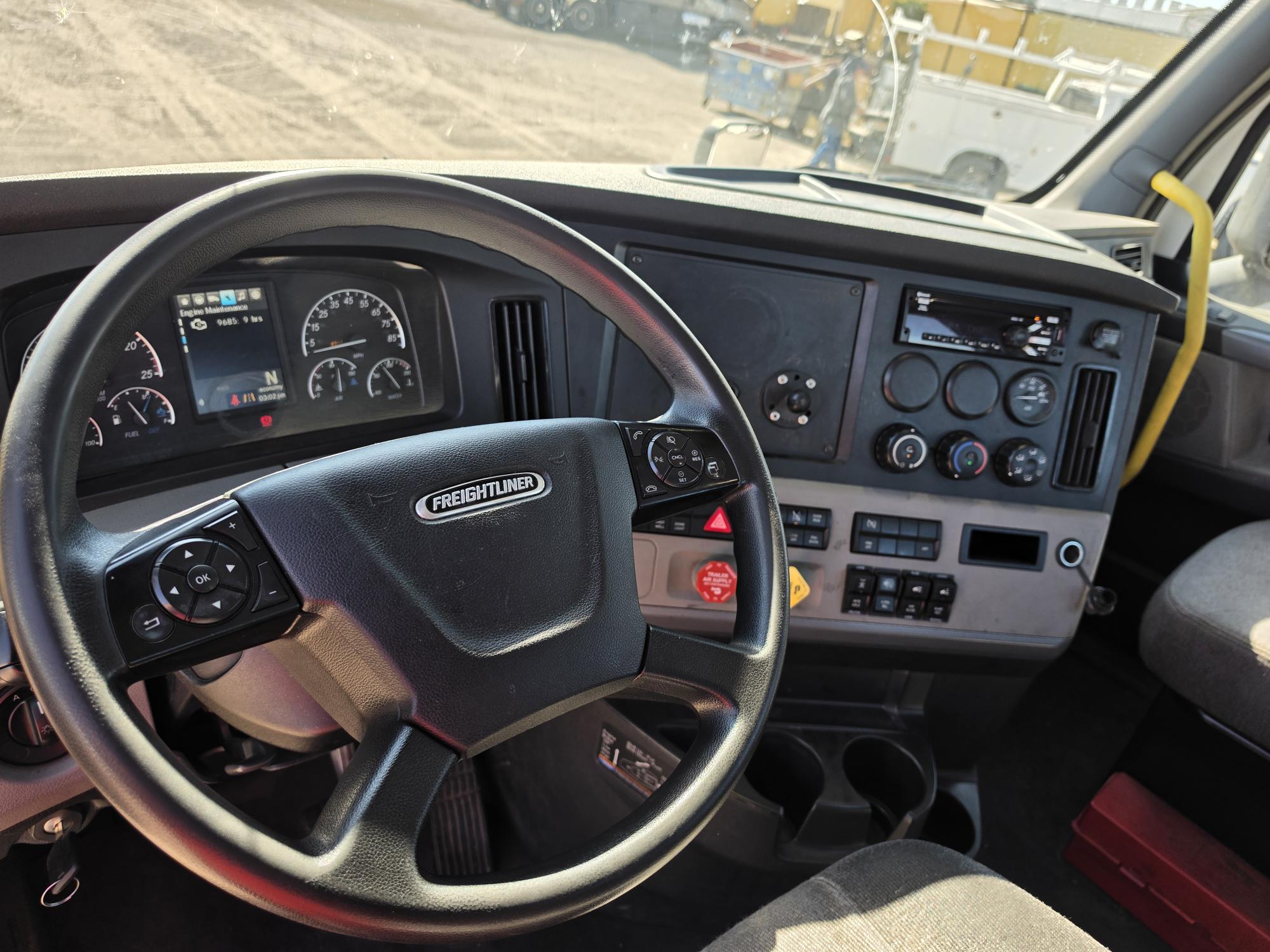 2021 FREIGHTLINER CASCADIA 116DC - image 14