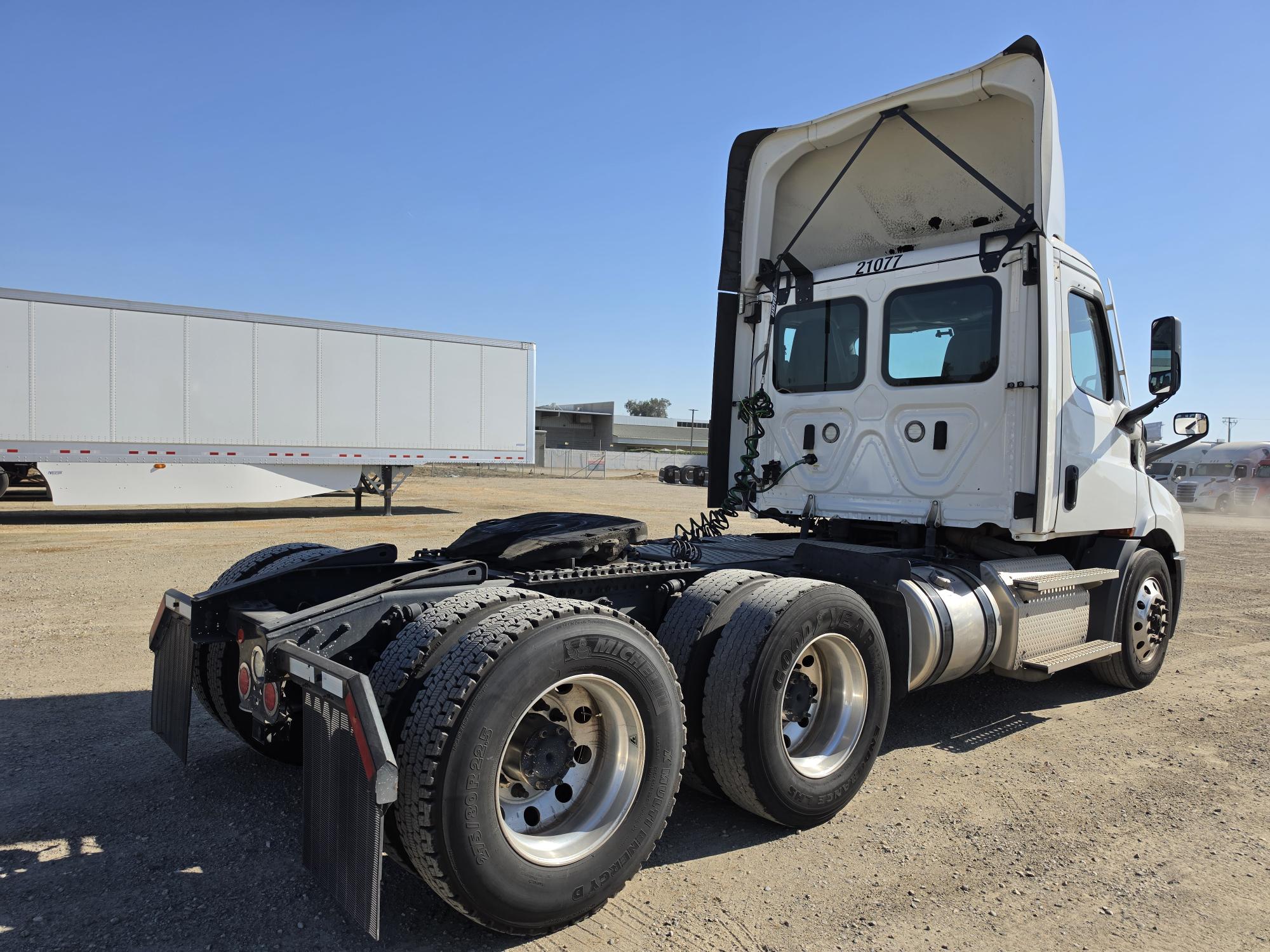 2021 FREIGHTLINER CASCADIA 116DC - image 6