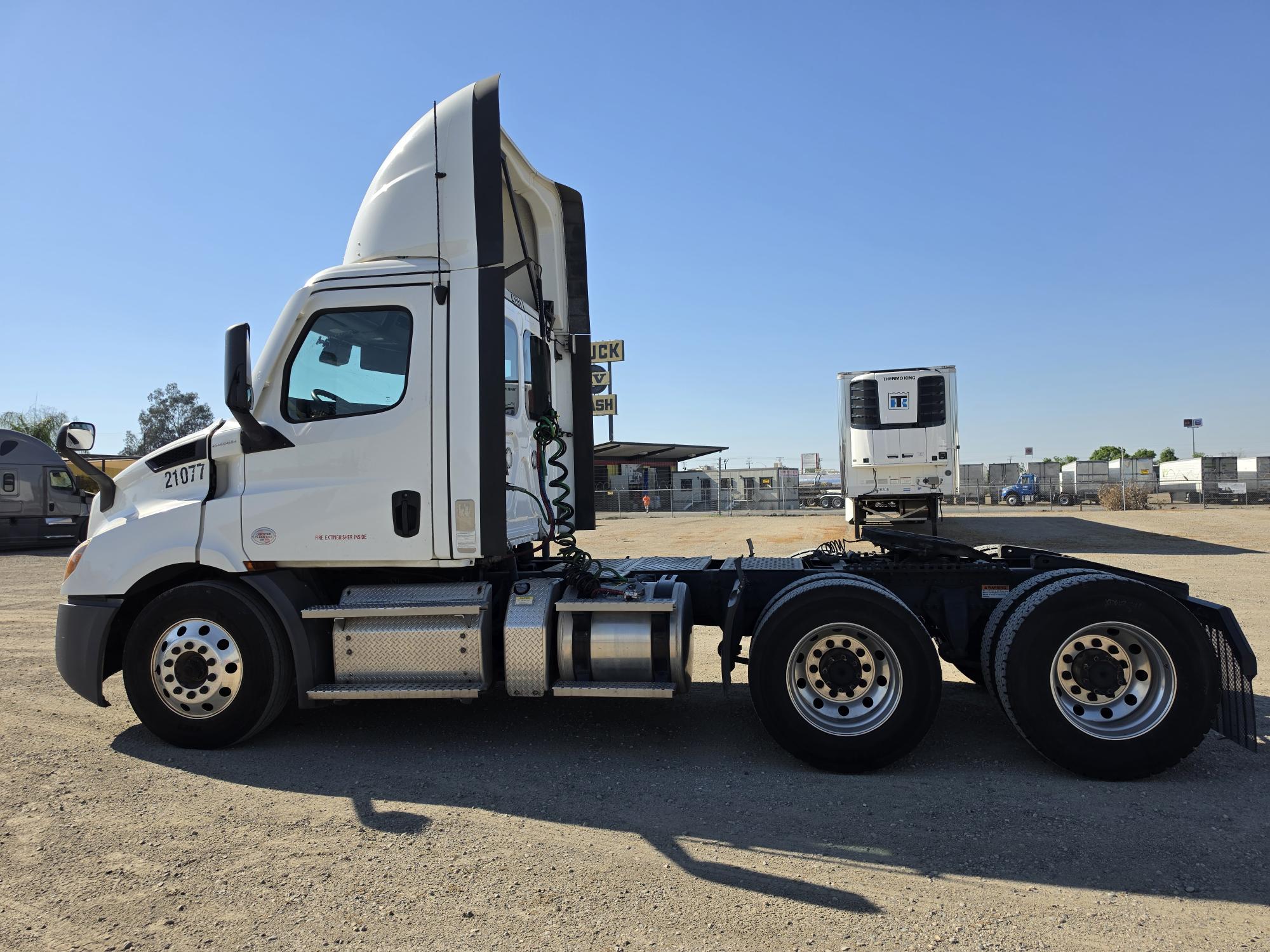 2021 FREIGHTLINER CASCADIA 116DC - image 3