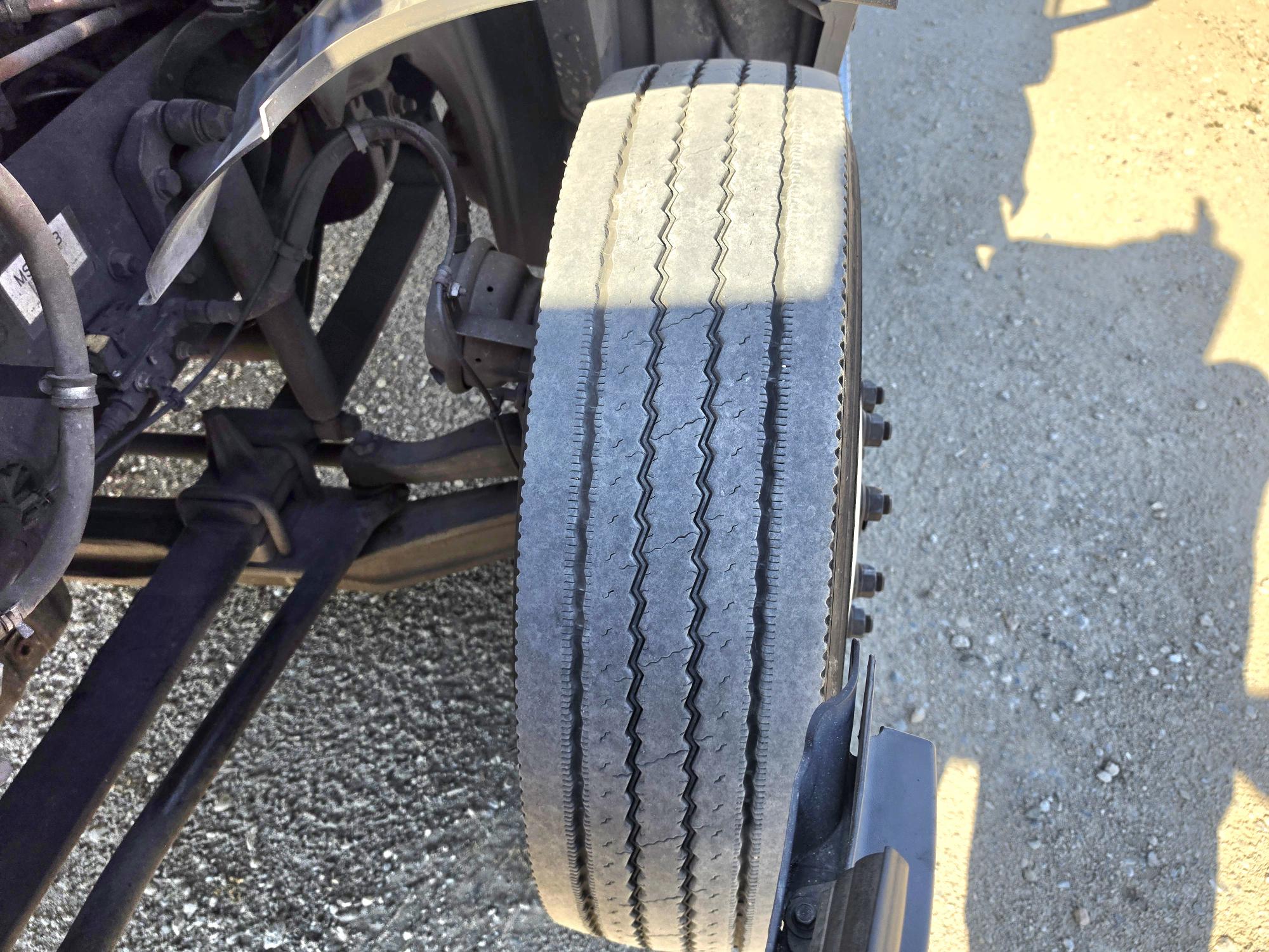 2021 FREIGHTLINER CASCADIA 116DC - image 11