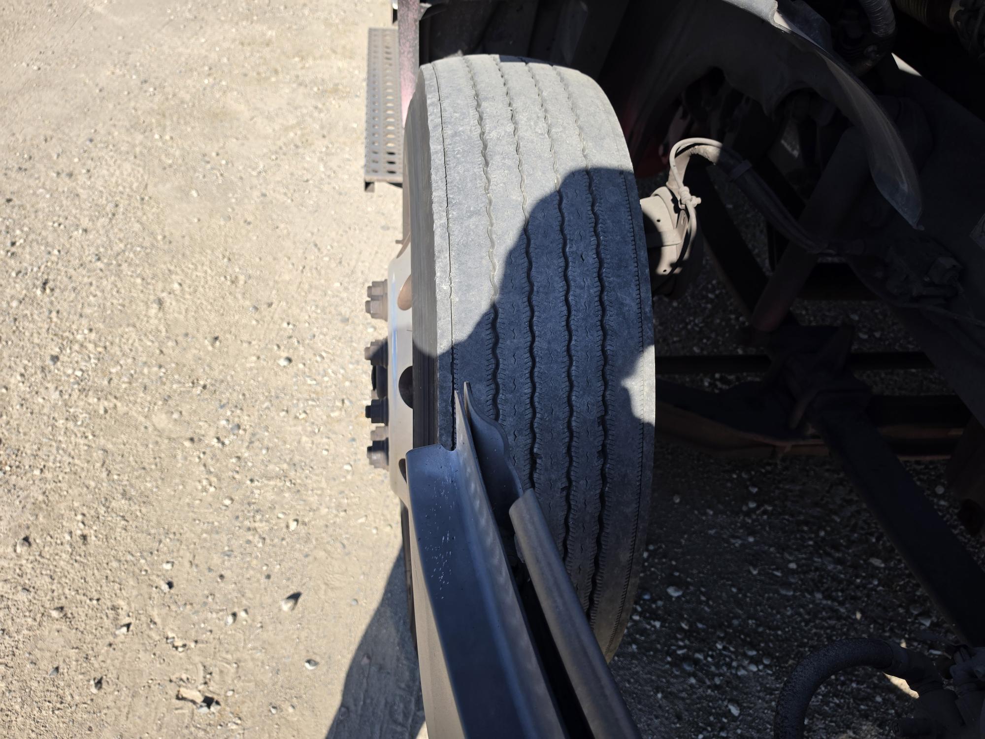 2021 FREIGHTLINER CASCADIA 116DC - image 10