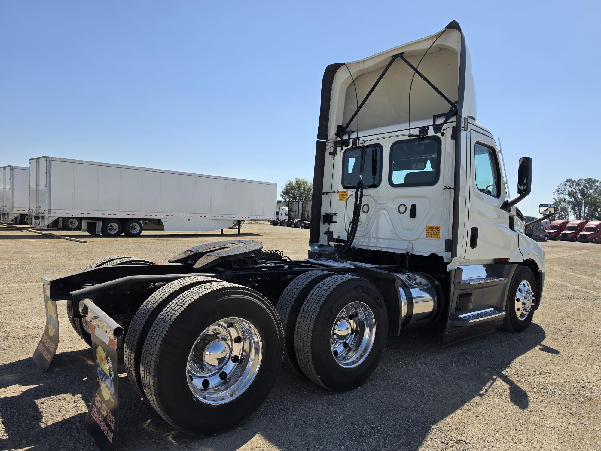 2022 FREIGHTLINER CASCADIA 126DC - image 6