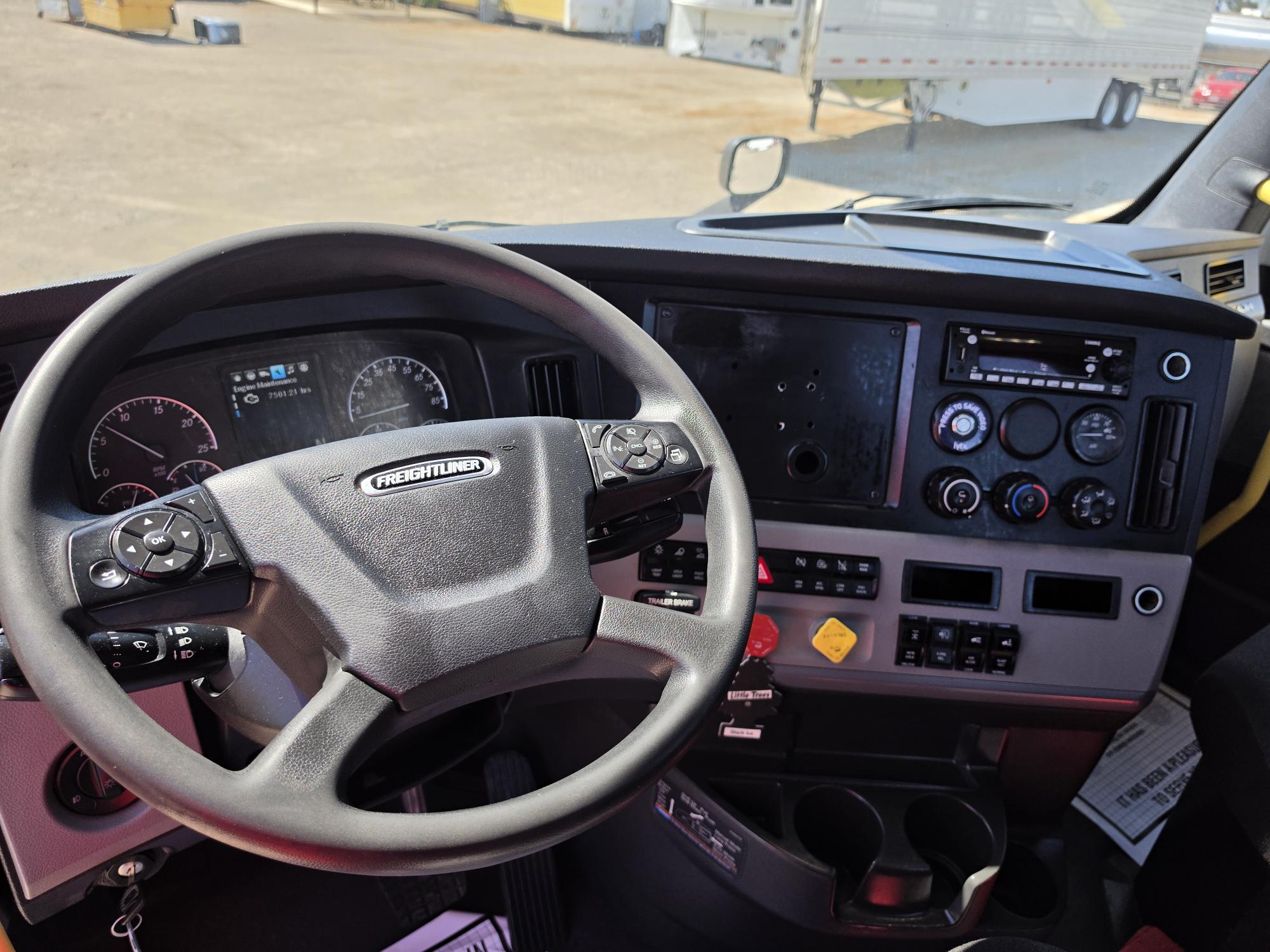 2022 FREIGHTLINER CASCADIA 126DC - image 17