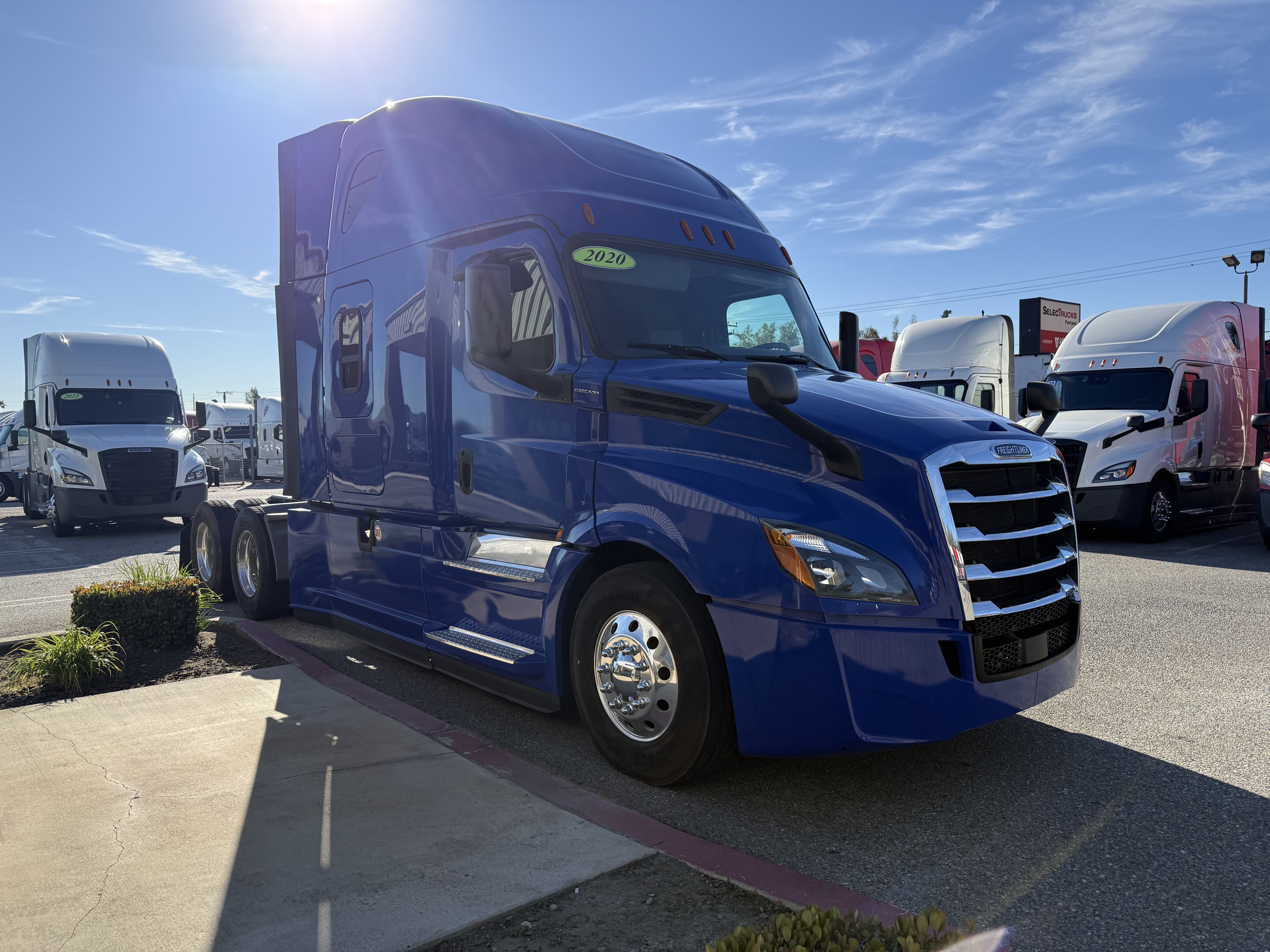 2020 FREIGHTLINER CASCADIA 126SLP - image 3