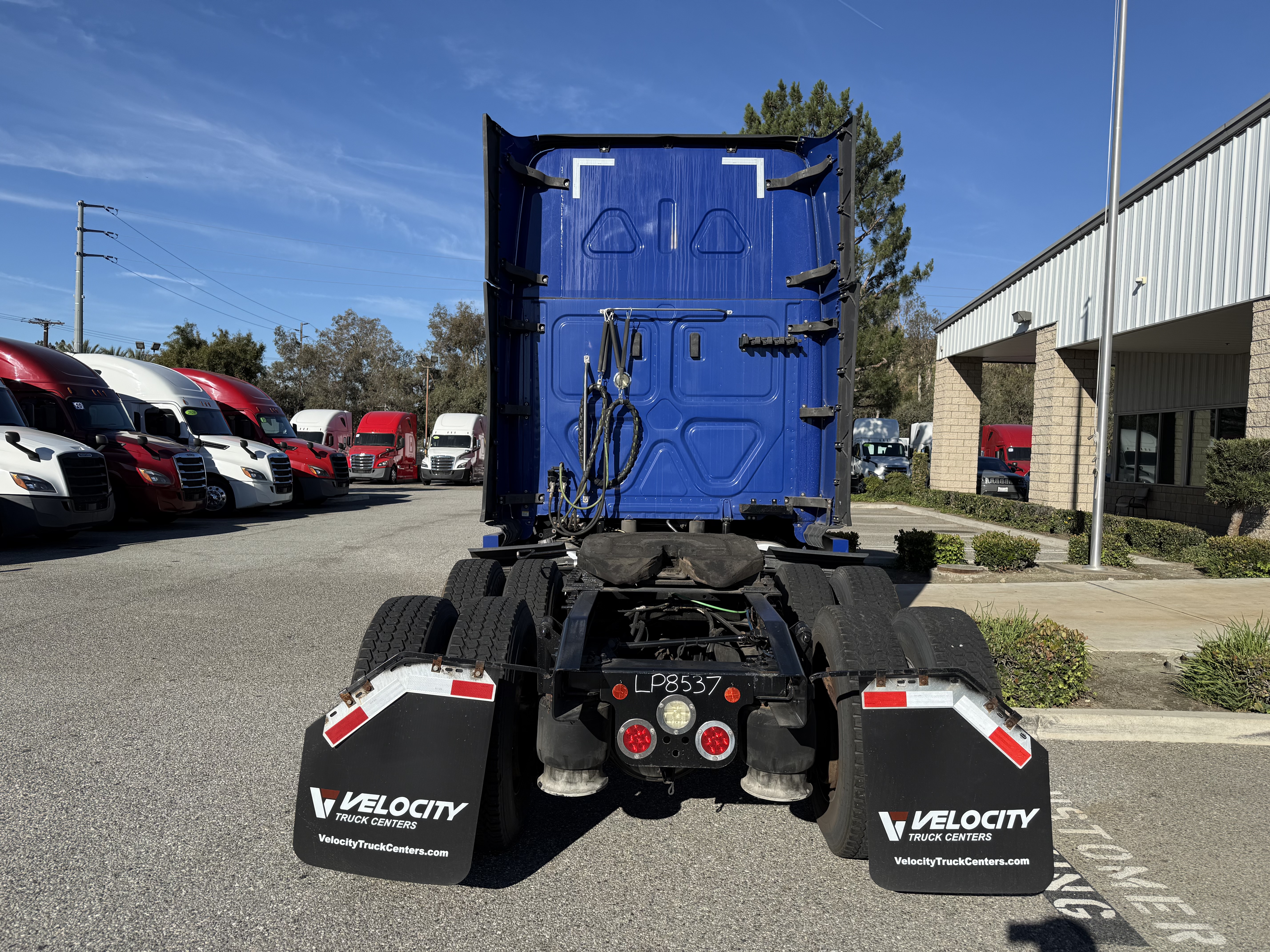 2020 FREIGHTLINER CASCADIA 126SLP - image 6