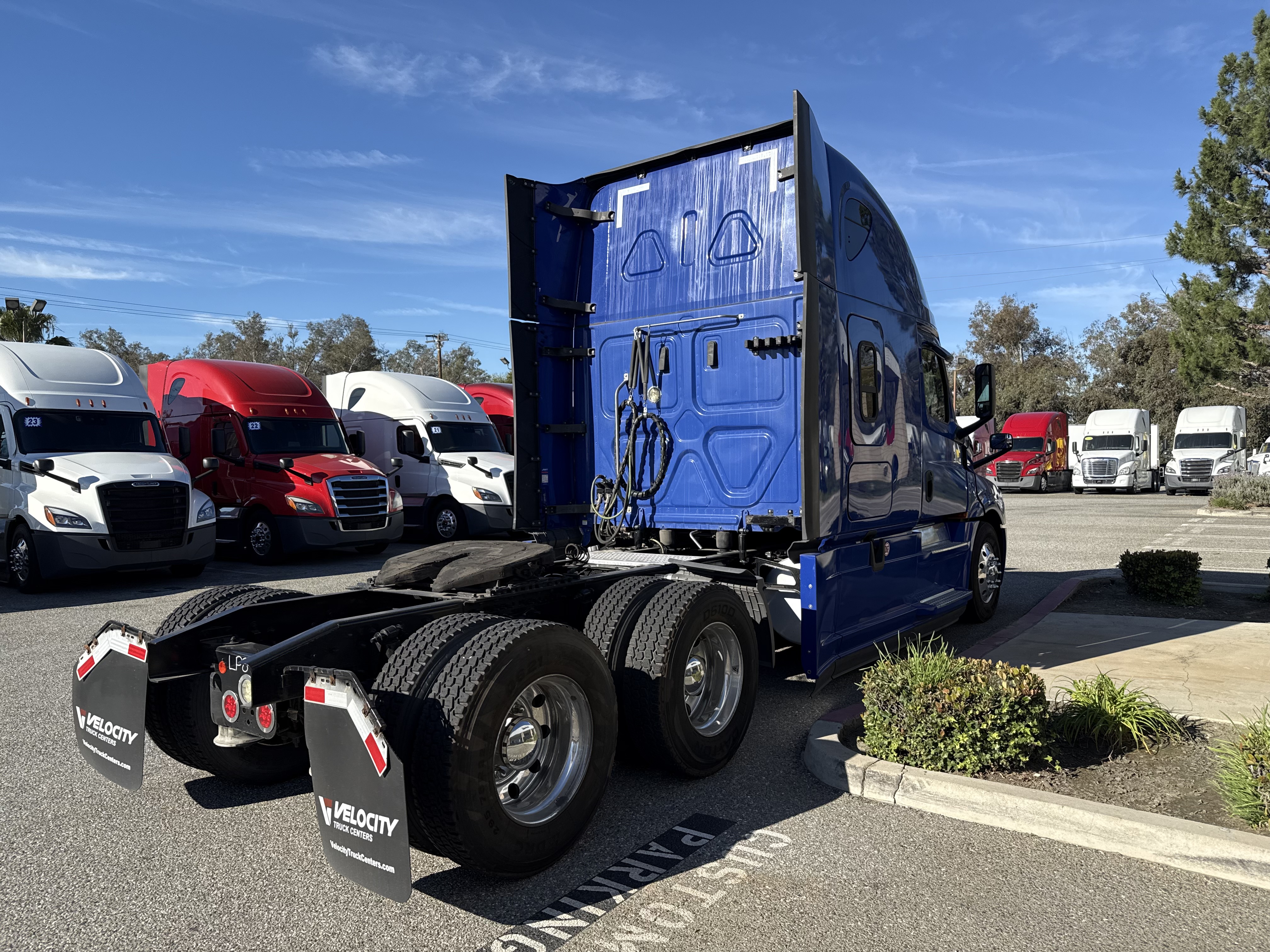 2020 FREIGHTLINER CASCADIA 126SLP - image 7