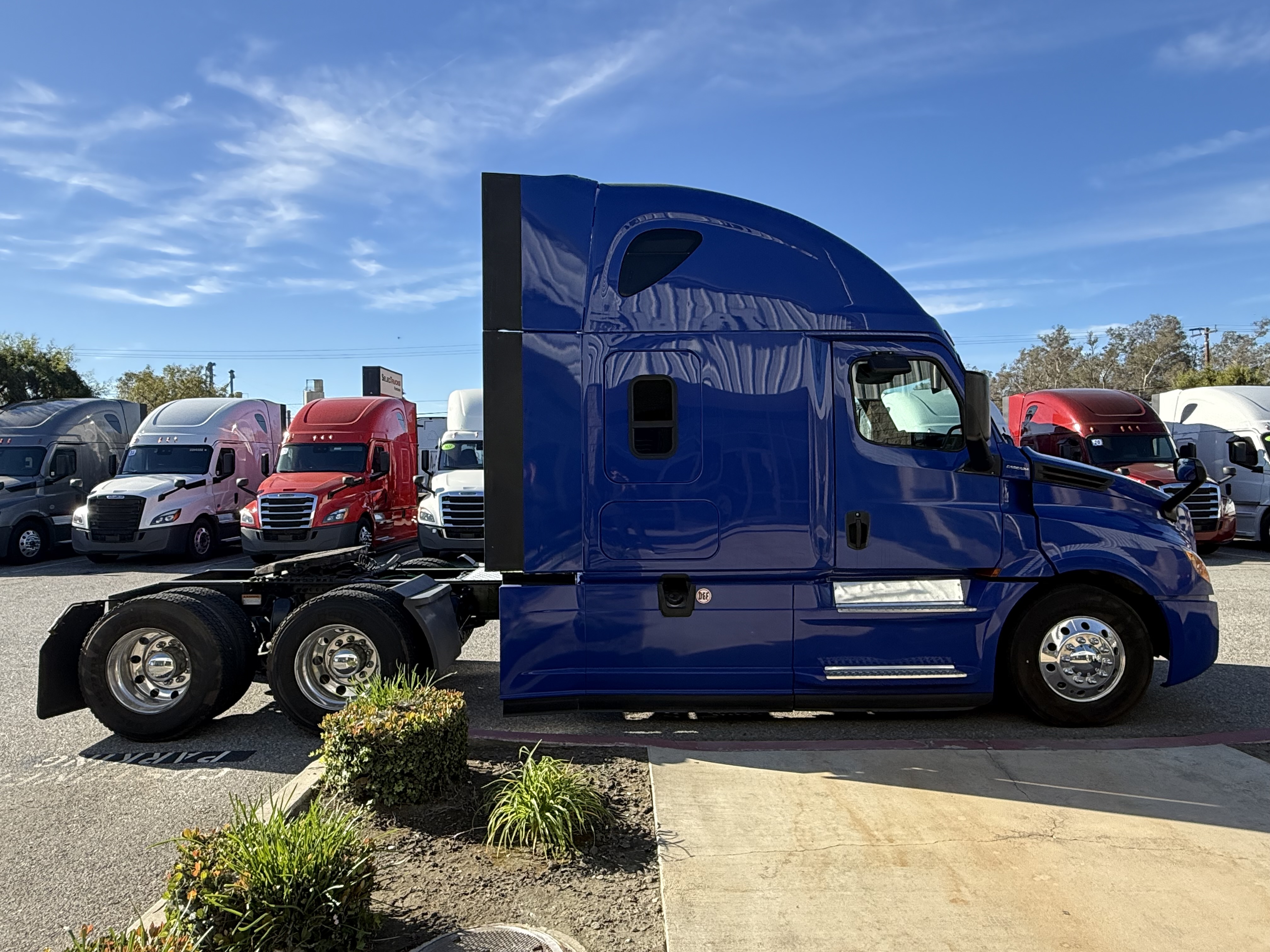 2020 FREIGHTLINER CASCADIA 126SLP - image 8
