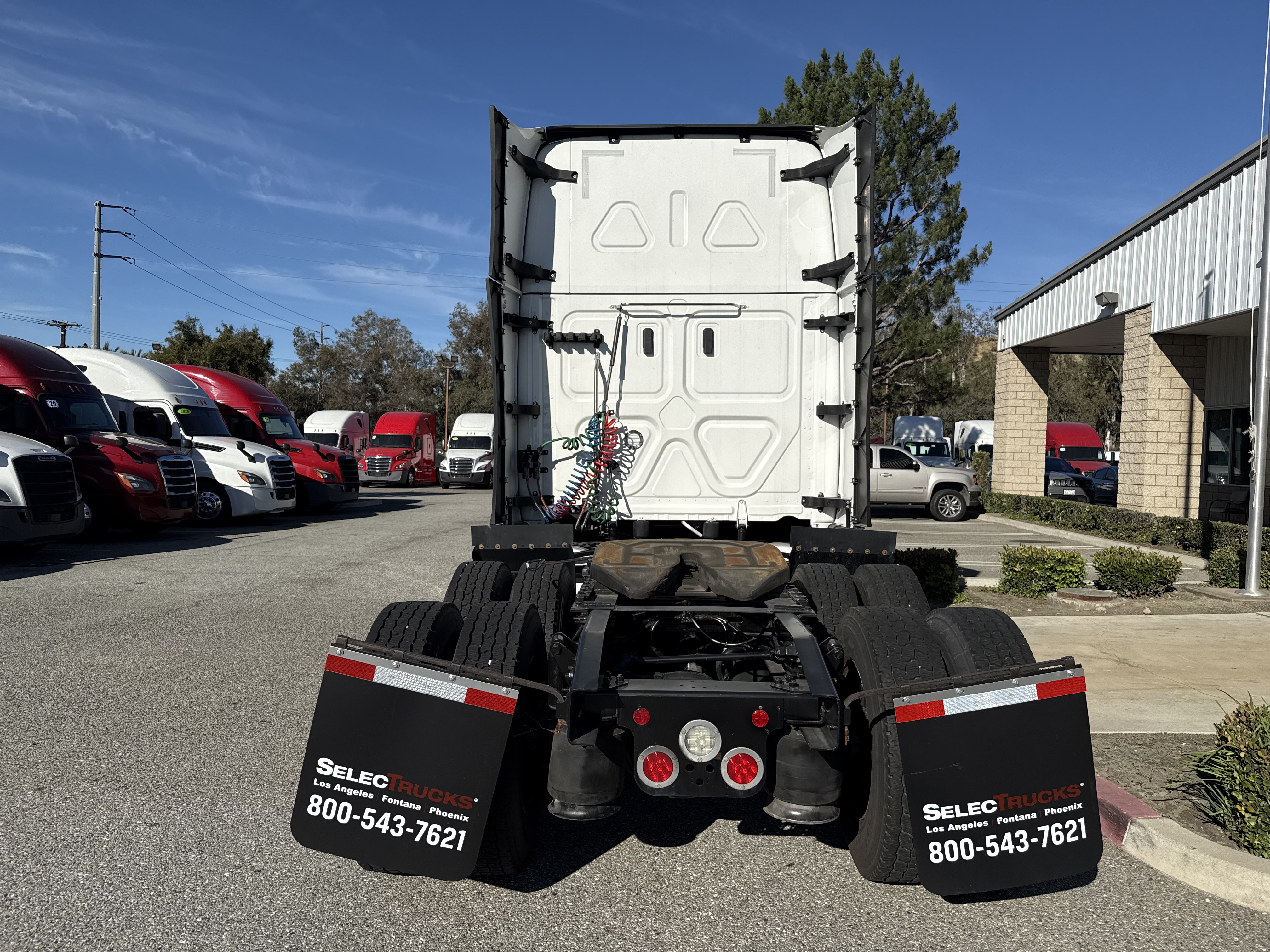 2023 FREIGHTLINER CASCADIA 126SLP - image 5