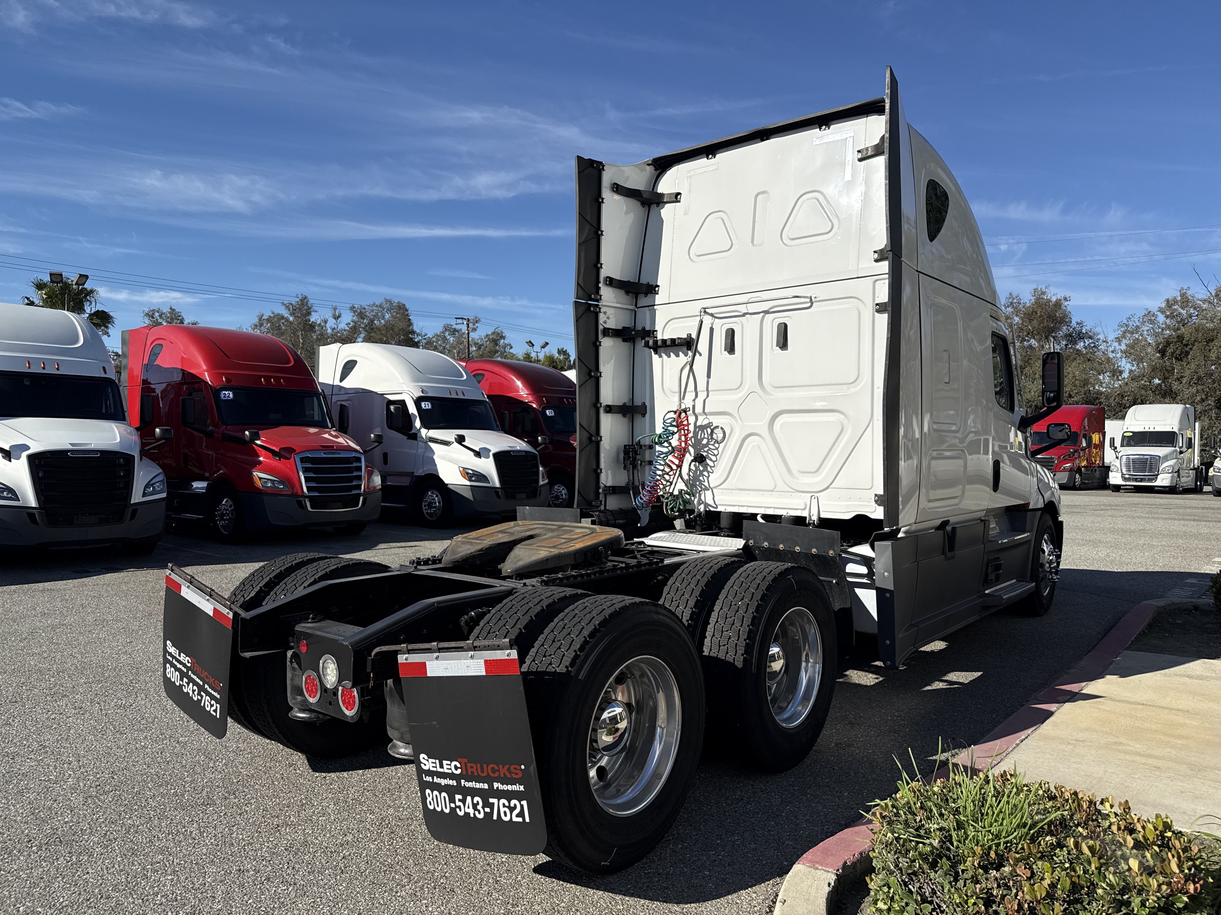2023 FREIGHTLINER CASCADIA 126SLP - image 6