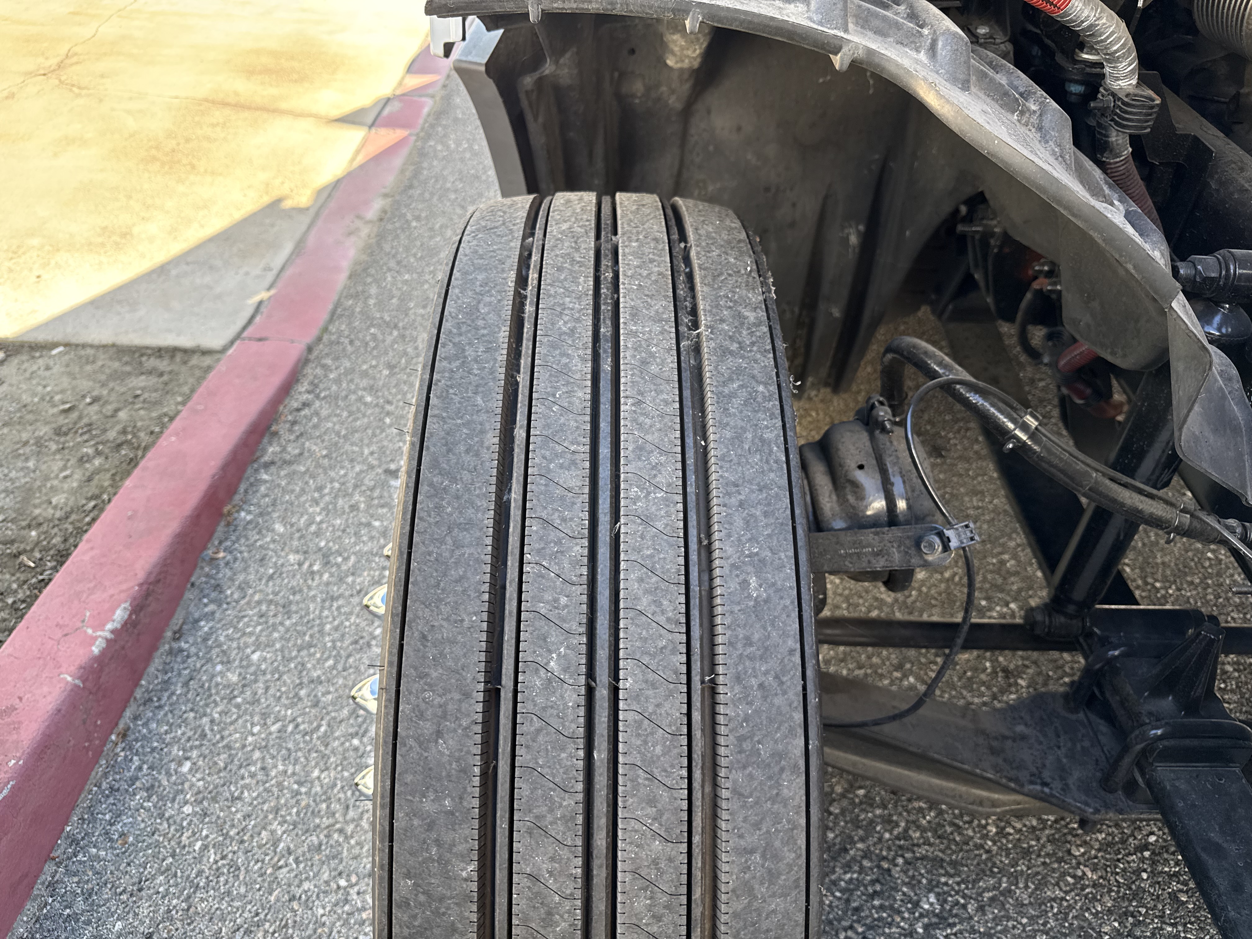 2023 FREIGHTLINER CASCADIA 126SLP - image 12