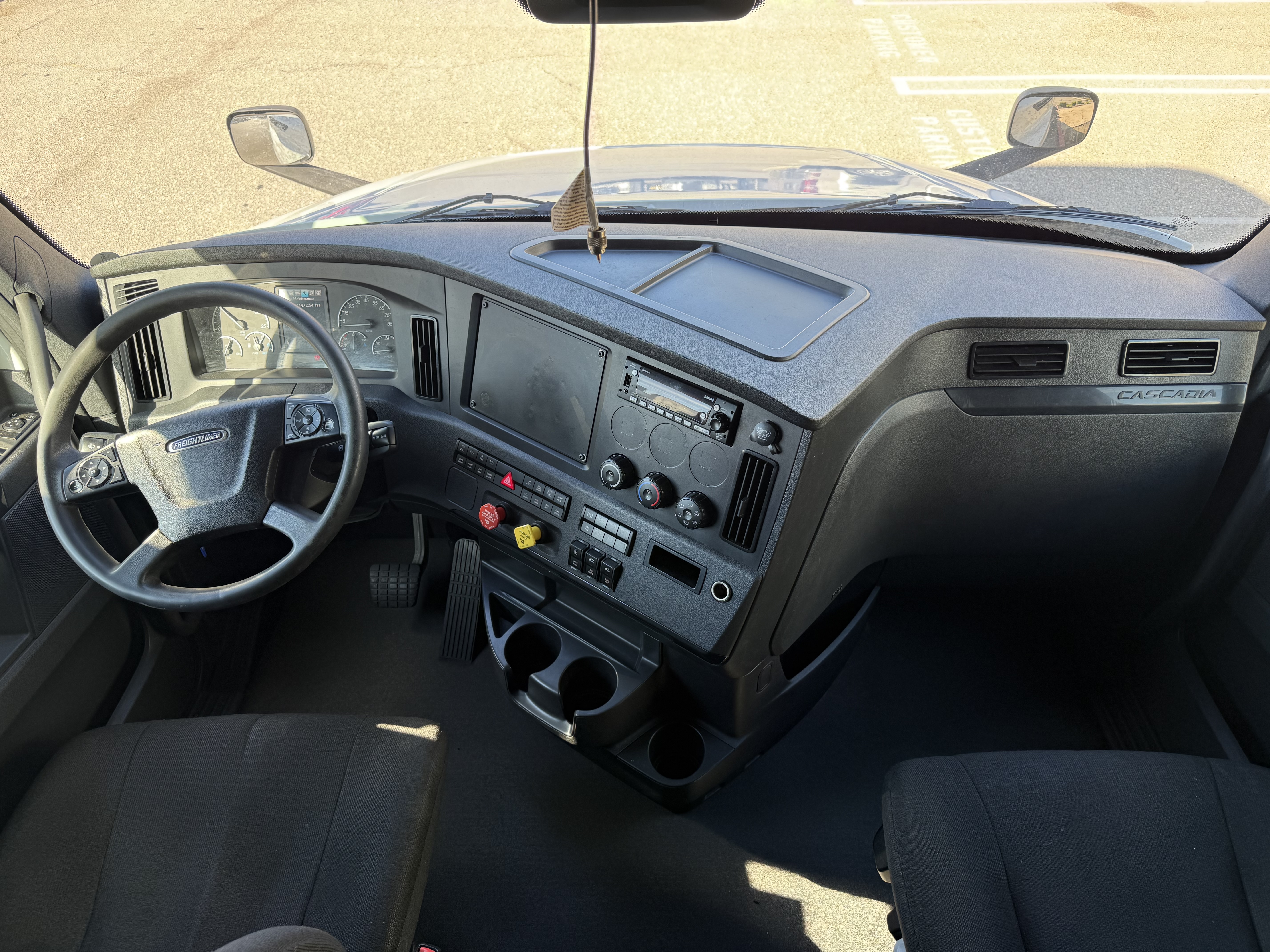 2023 FREIGHTLINER CASCADIA 126SLP - image 16