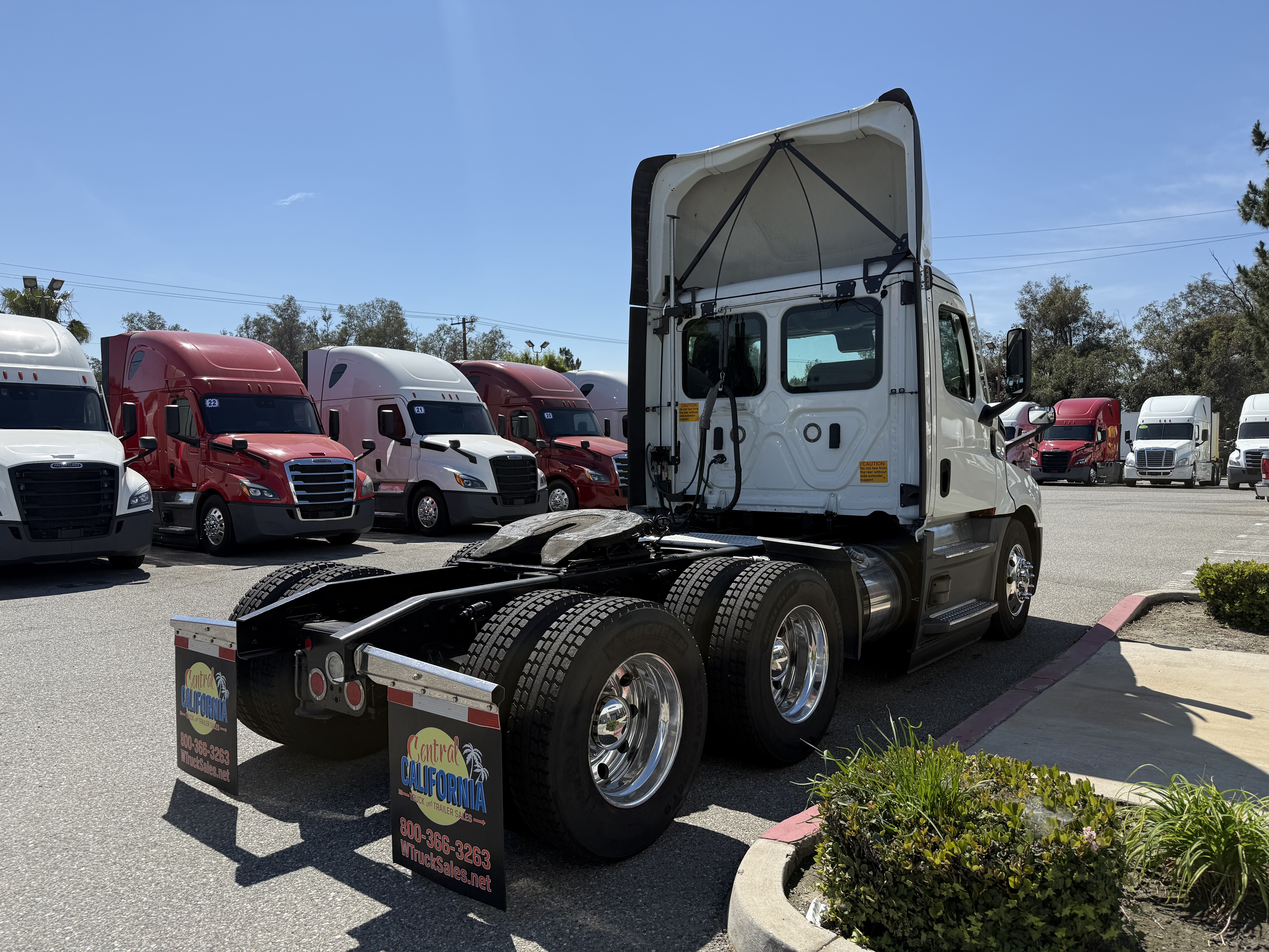 2022 FREIGHTLINER CASCADIA 126DC - image 6