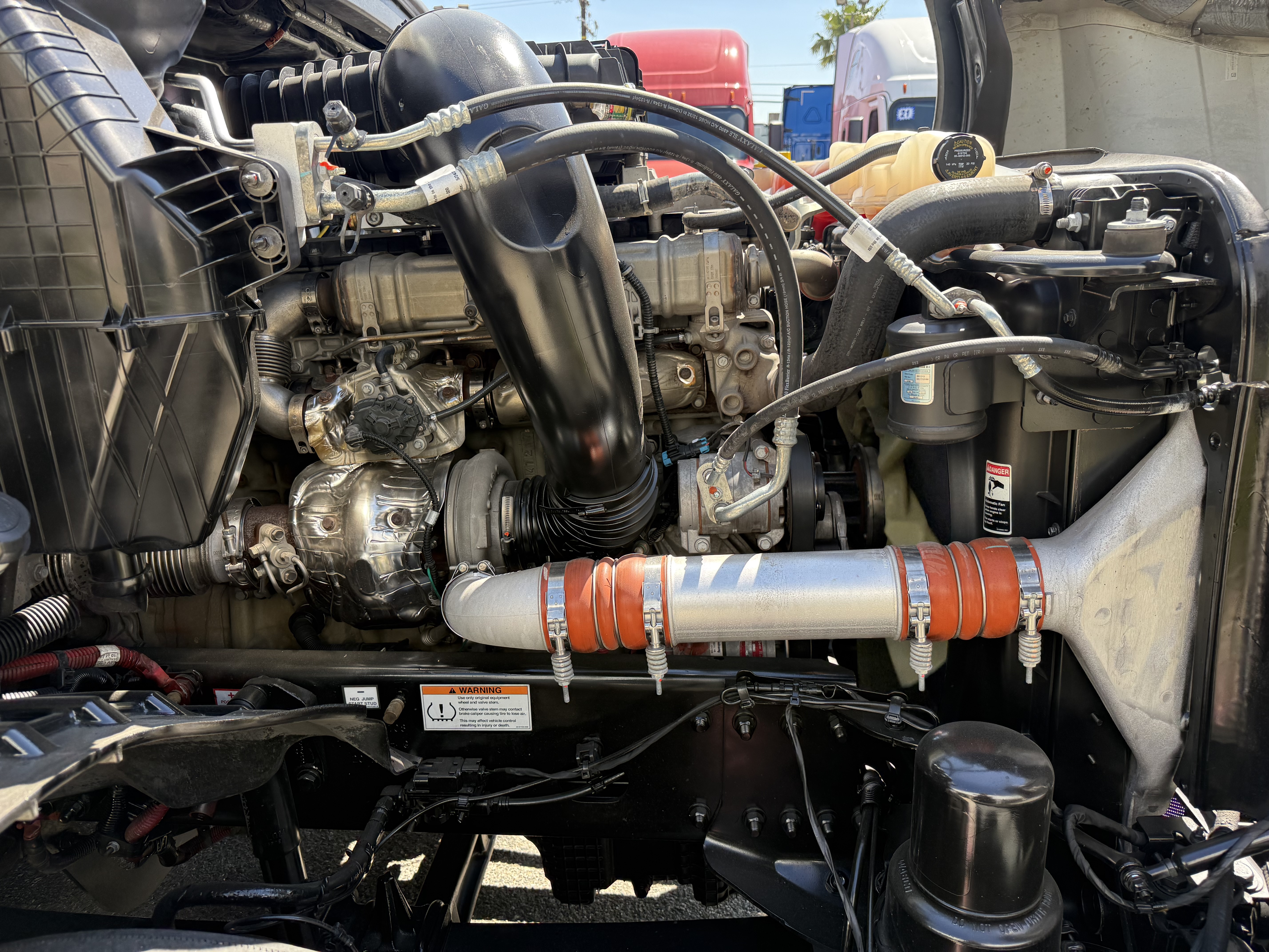 2022 FREIGHTLINER CASCADIA 126DC - image 8