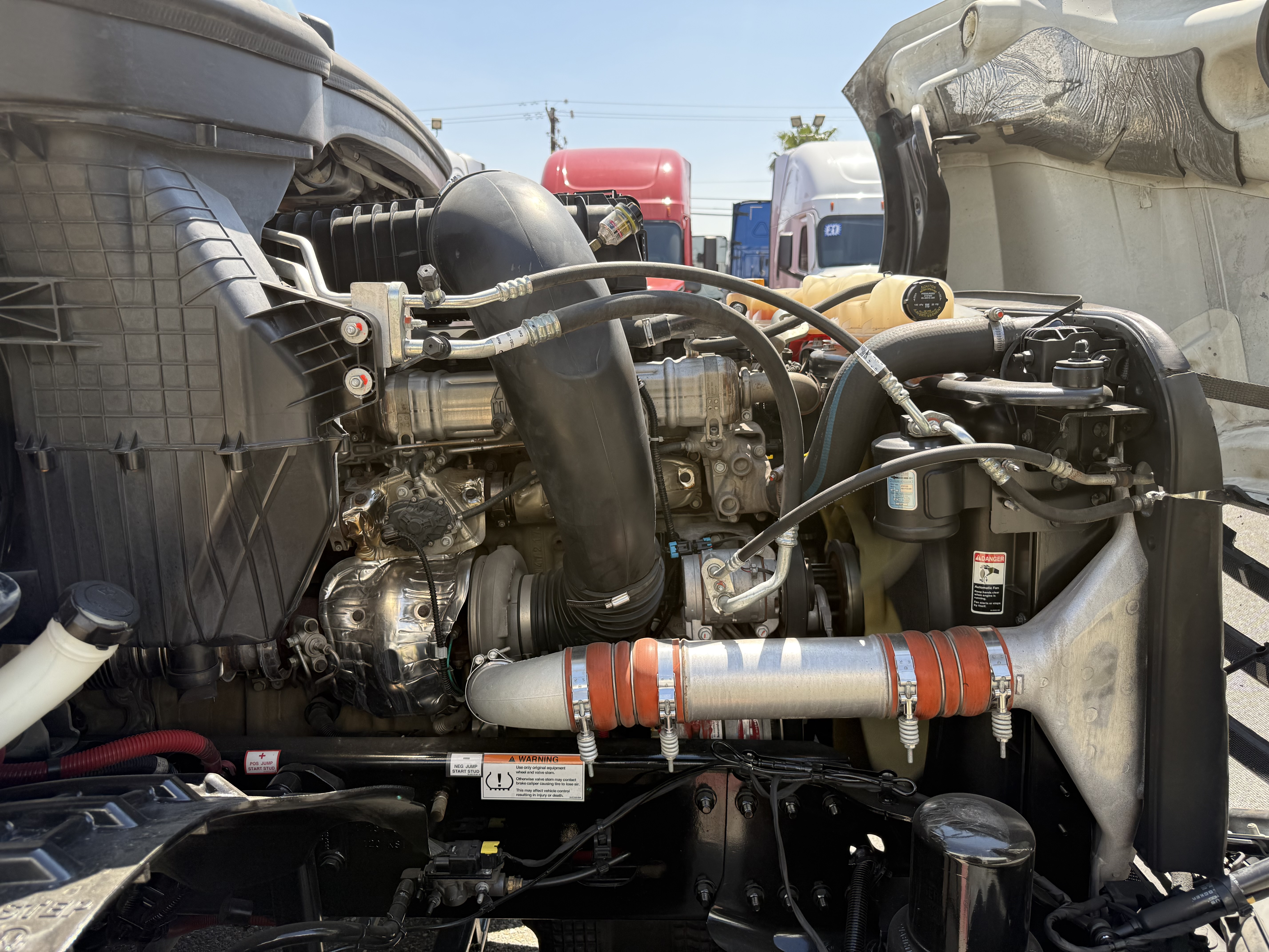 2022 FREIGHTLINER CASCADIA 126DC - image 9