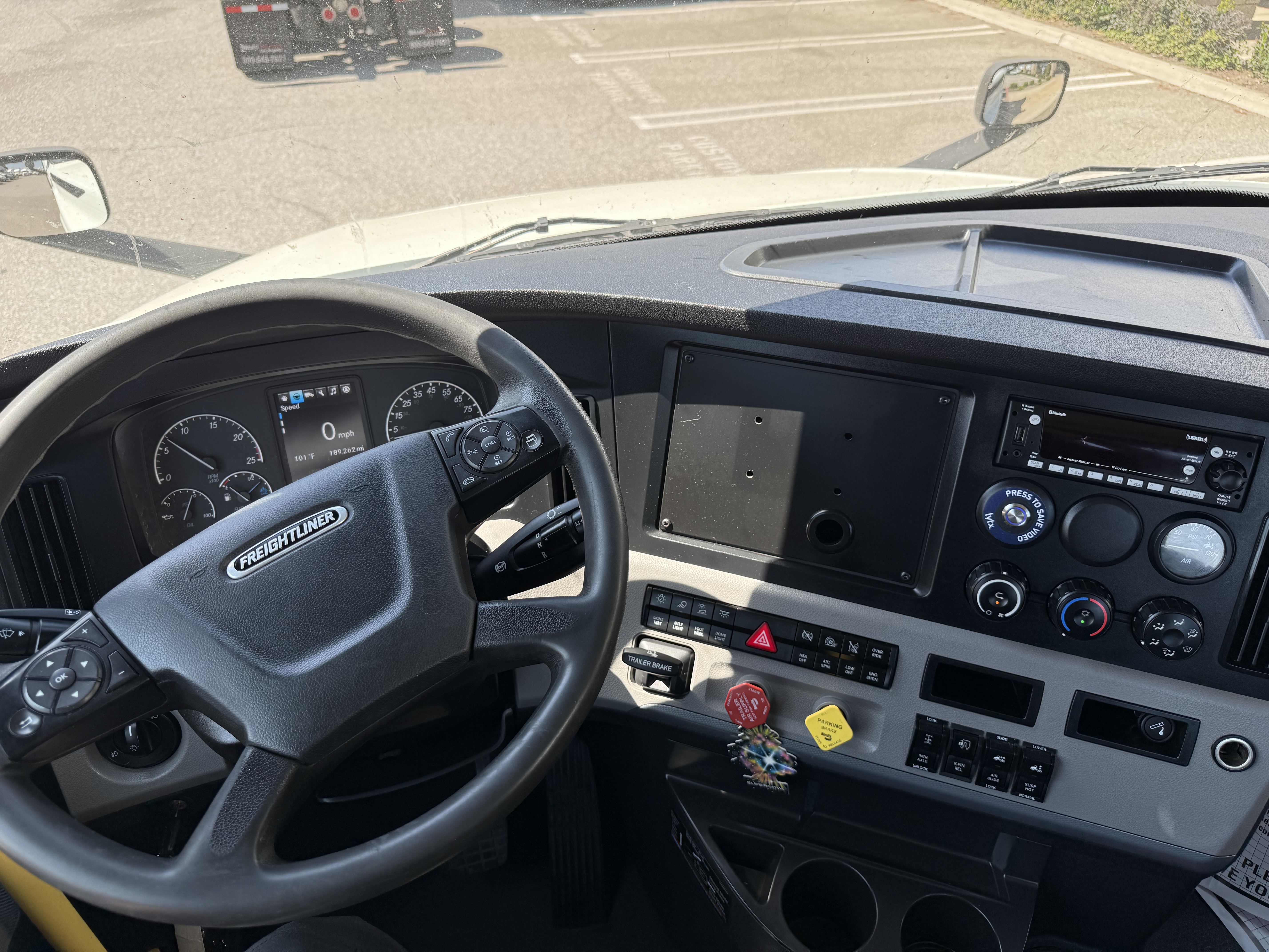 2022 FREIGHTLINER CASCADIA 126DC - image 15