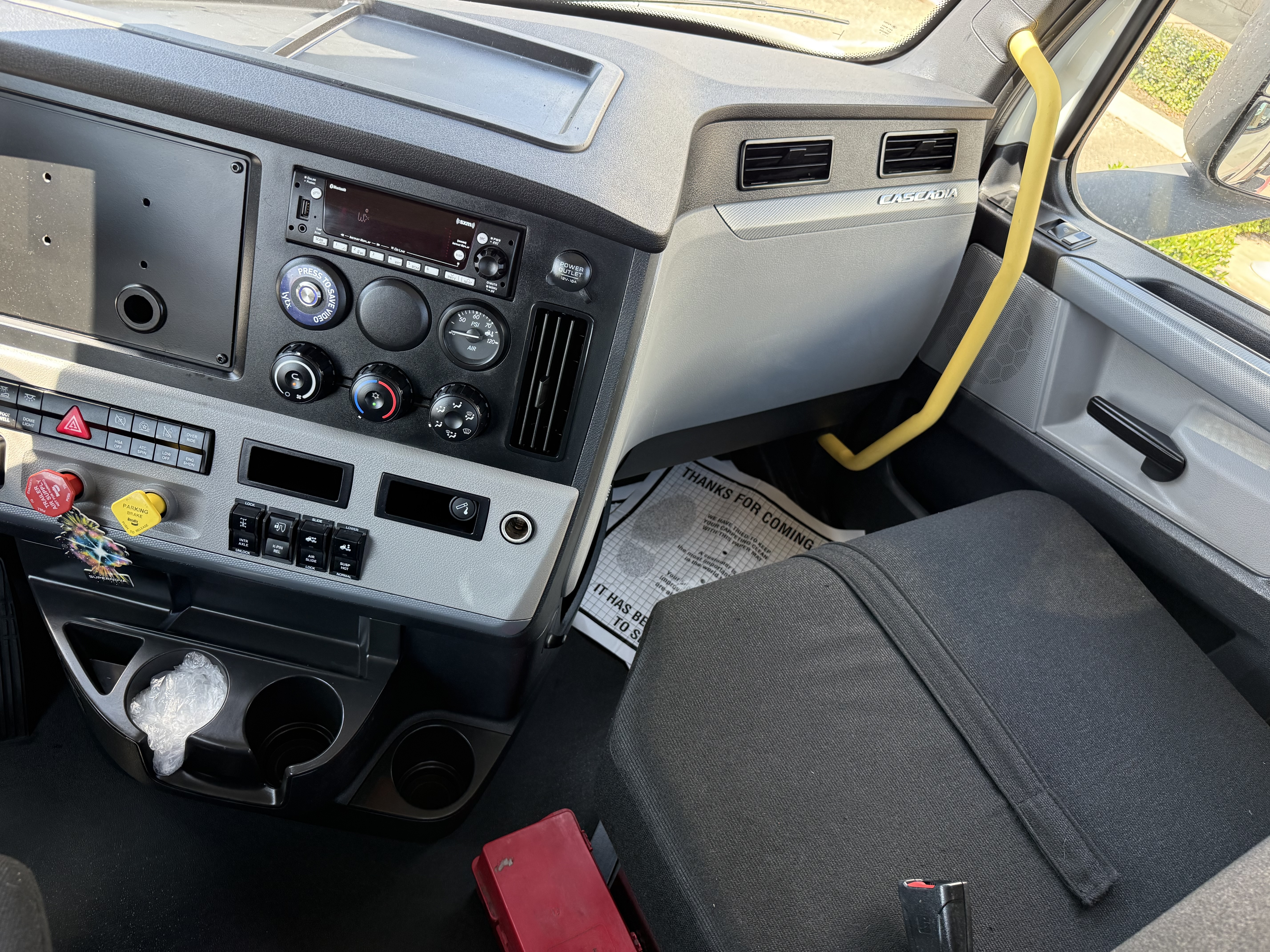 2022 FREIGHTLINER CASCADIA 126DC - image 17