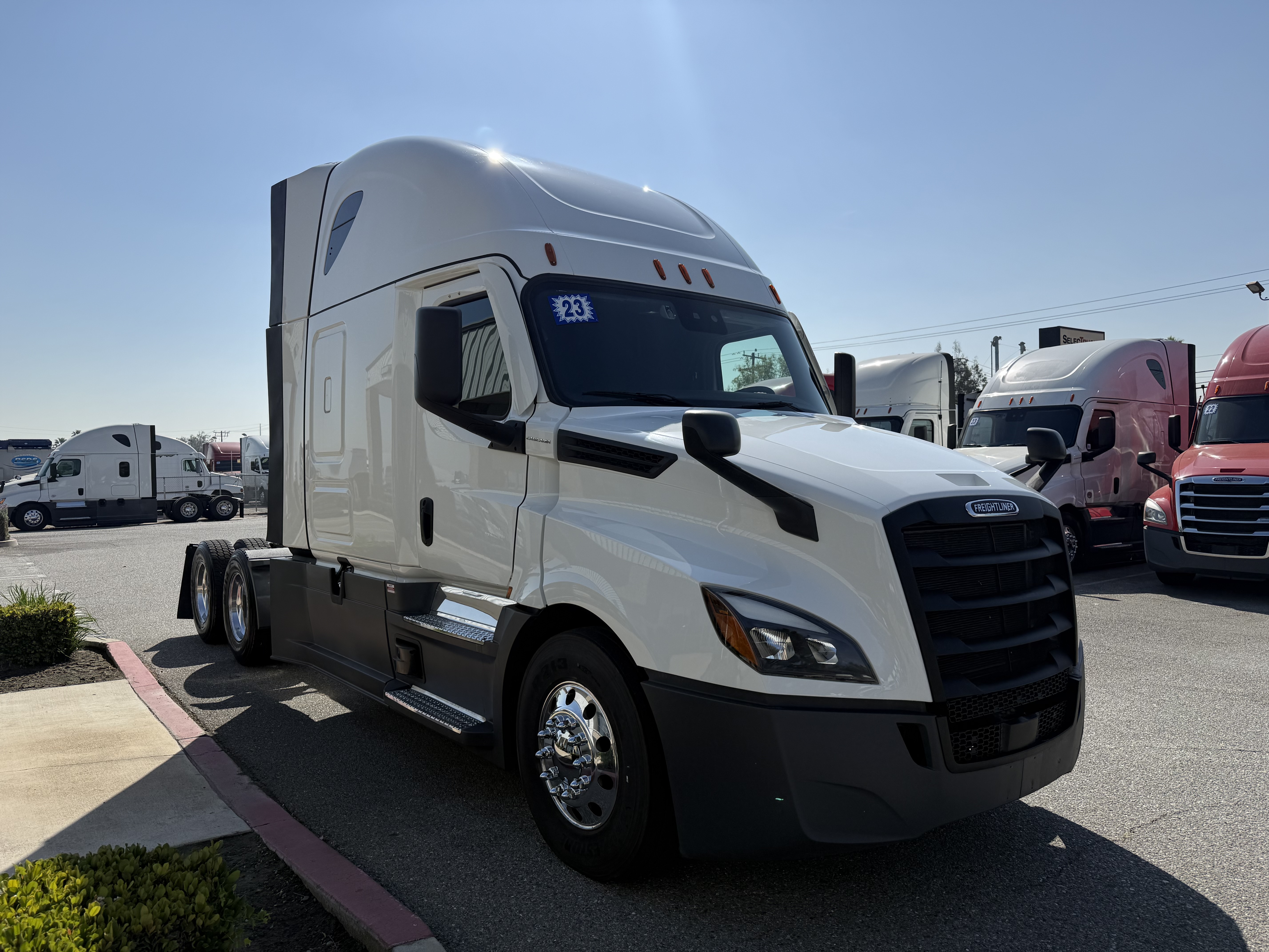 2023 FREIGHTLINER CASCADIA 126SLP - image 8